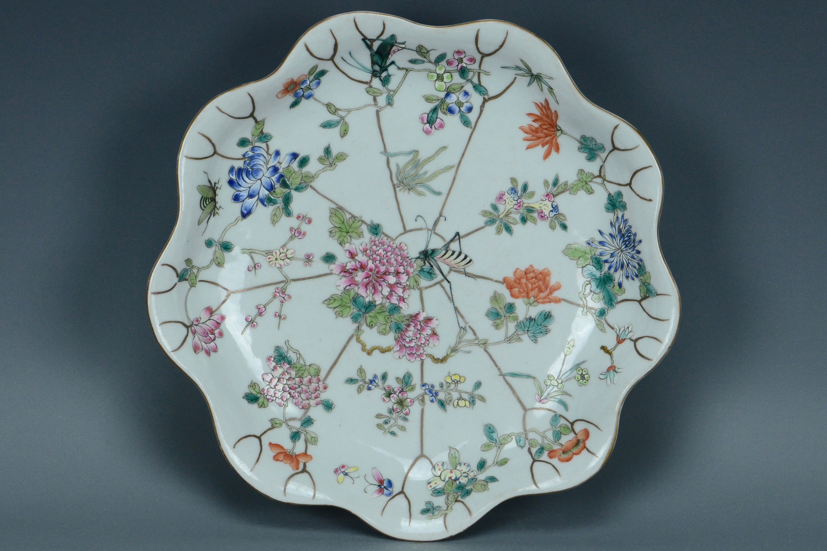 K355: Chinese Famille Rose Dish Jiaqing Mark Qing Dynasty Style