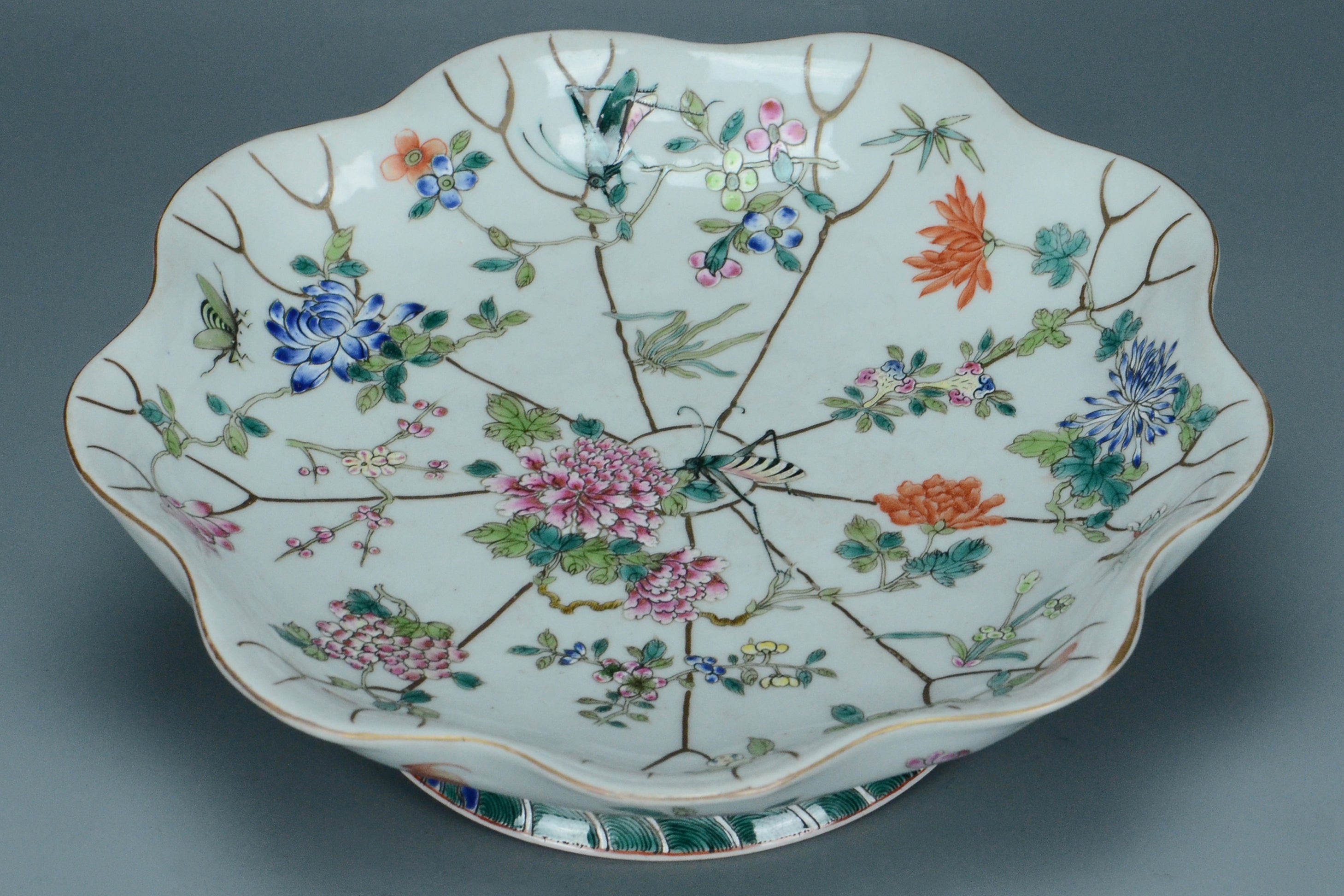 K355: Chinese Famille Rose Dish Jiaqing Mark Qing Dynasty Style