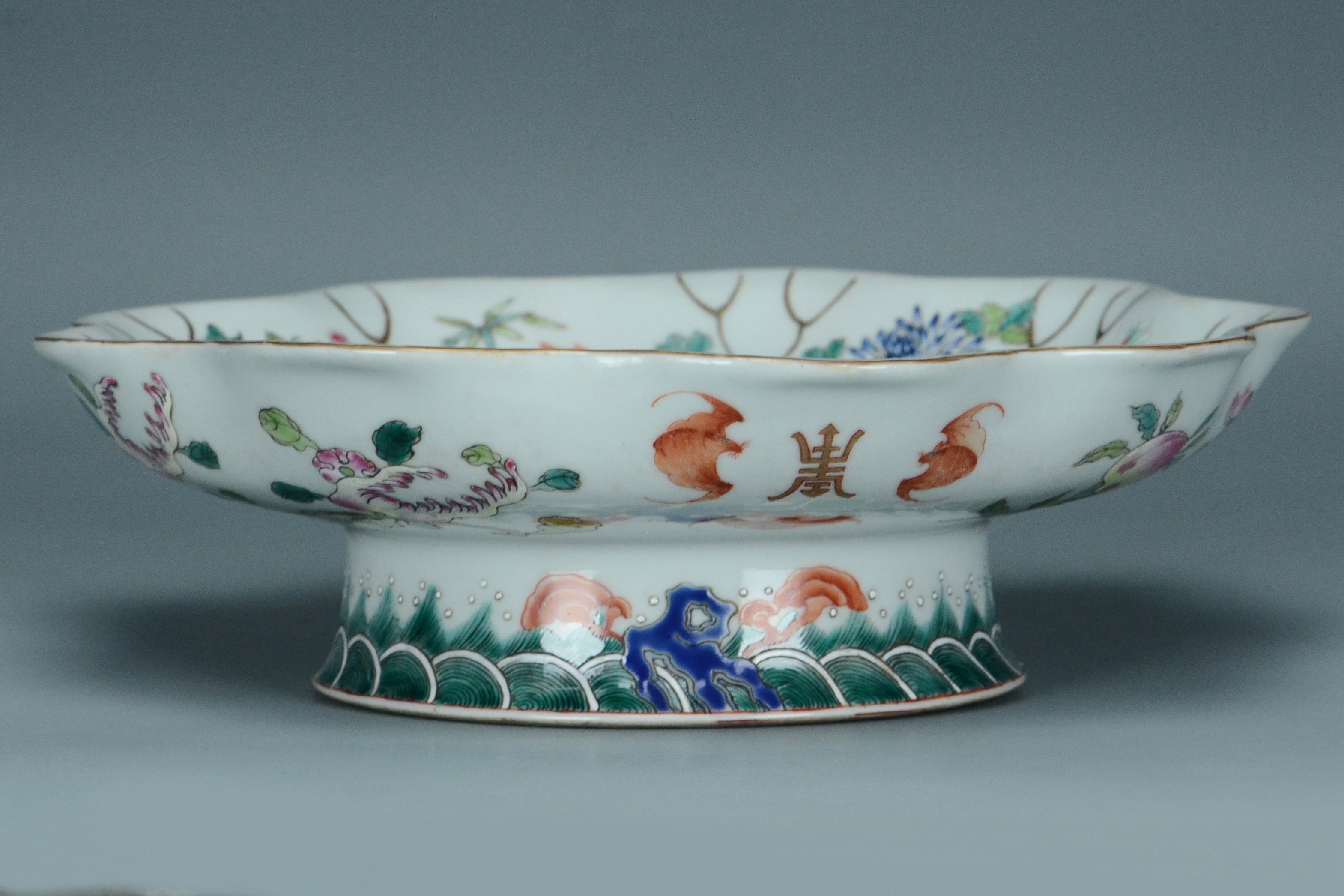 K355: Chinese Famille Rose Dish Jiaqing Mark Qing Dynasty Style