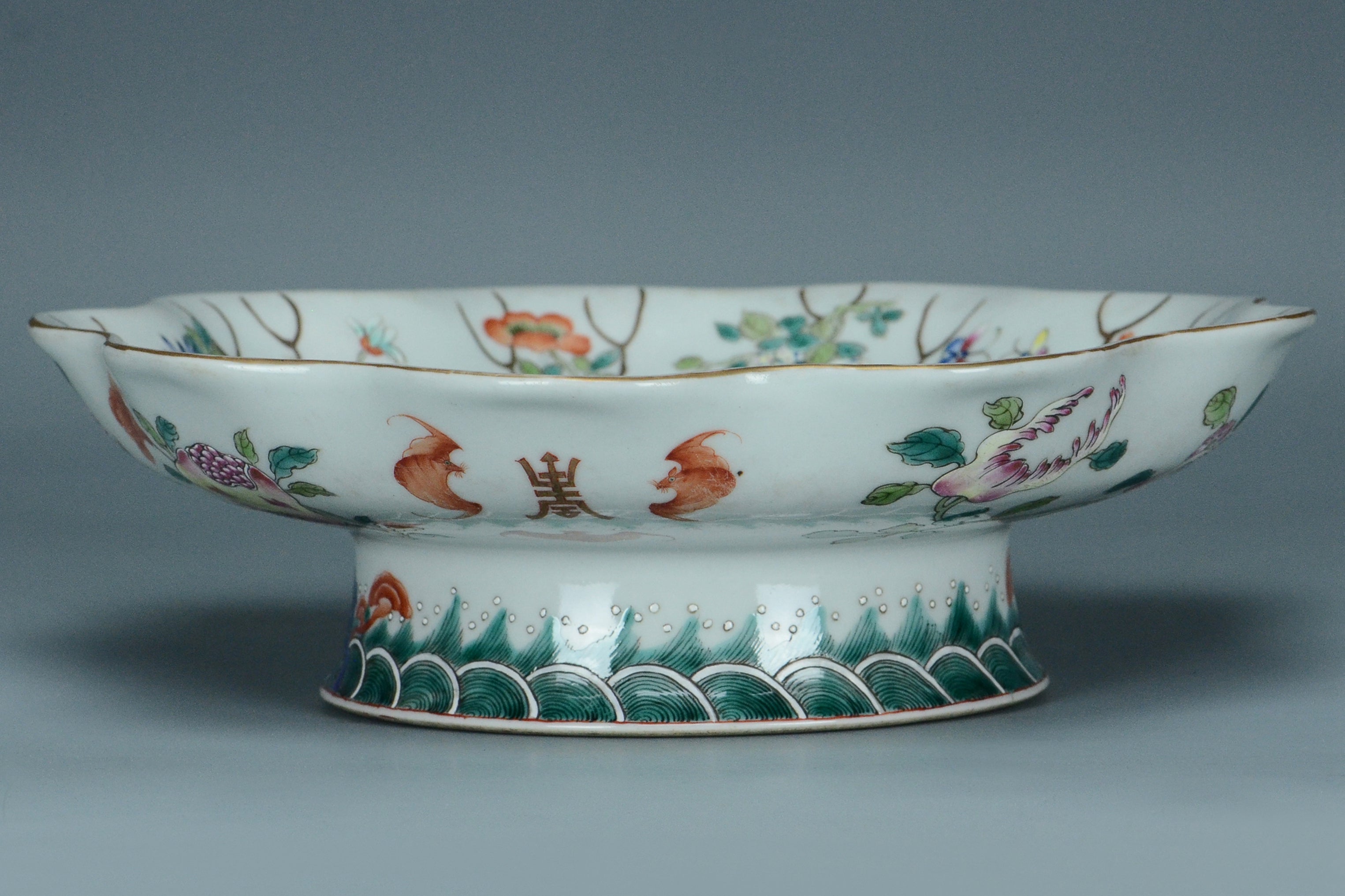 K355: Chinese Famille Rose Dish Jiaqing Mark Qing Dynasty Style