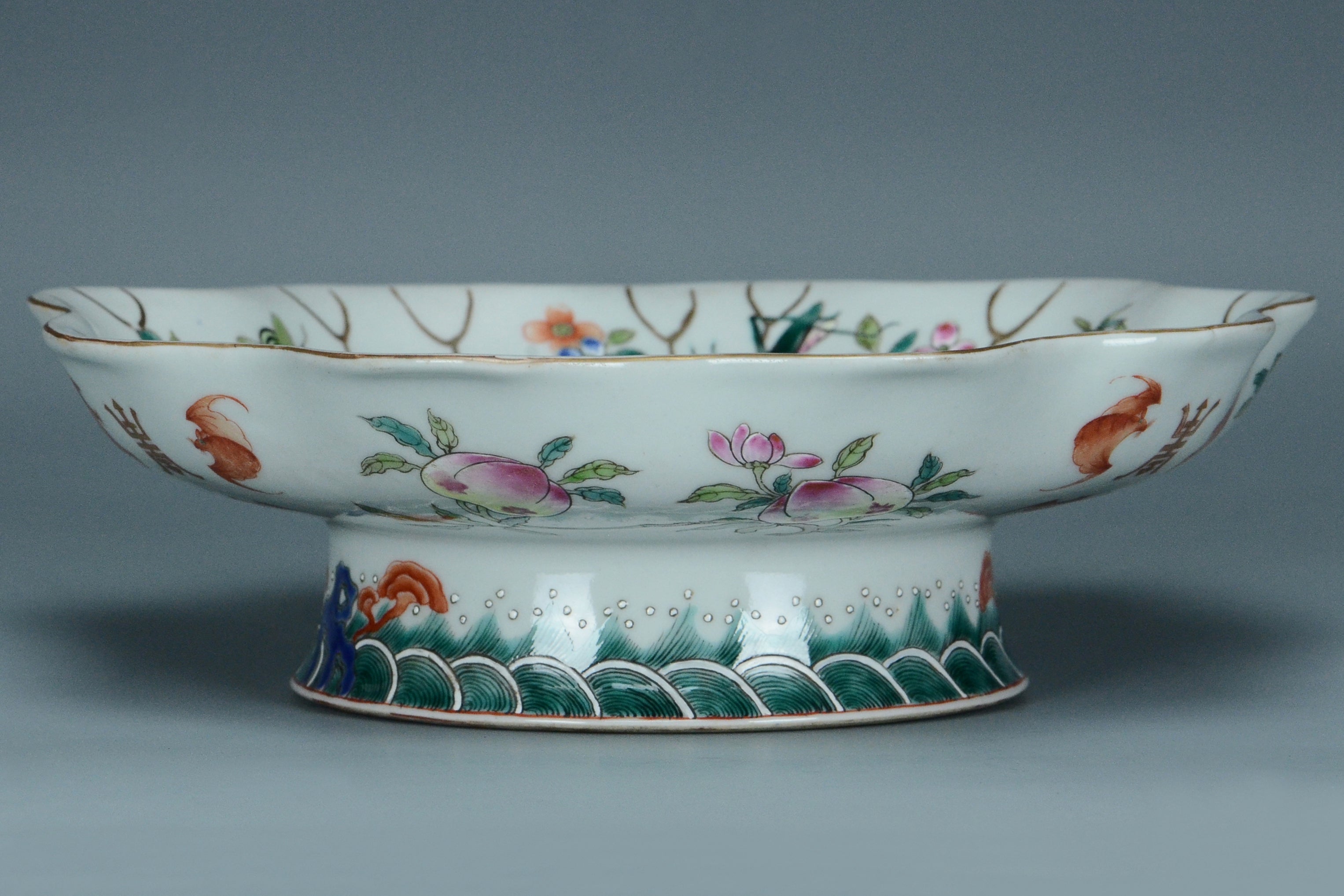 K355: Chinese Famille Rose Dish Jiaqing Mark Qing Dynasty Style