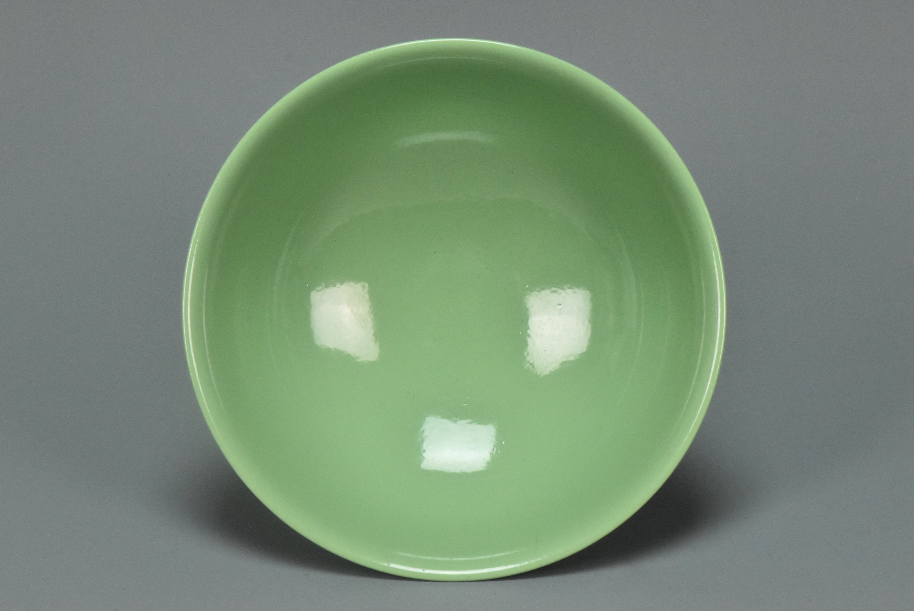 M161: Chinese Green Glazed Bowl Kangxi Mark Qing Dynasty Style