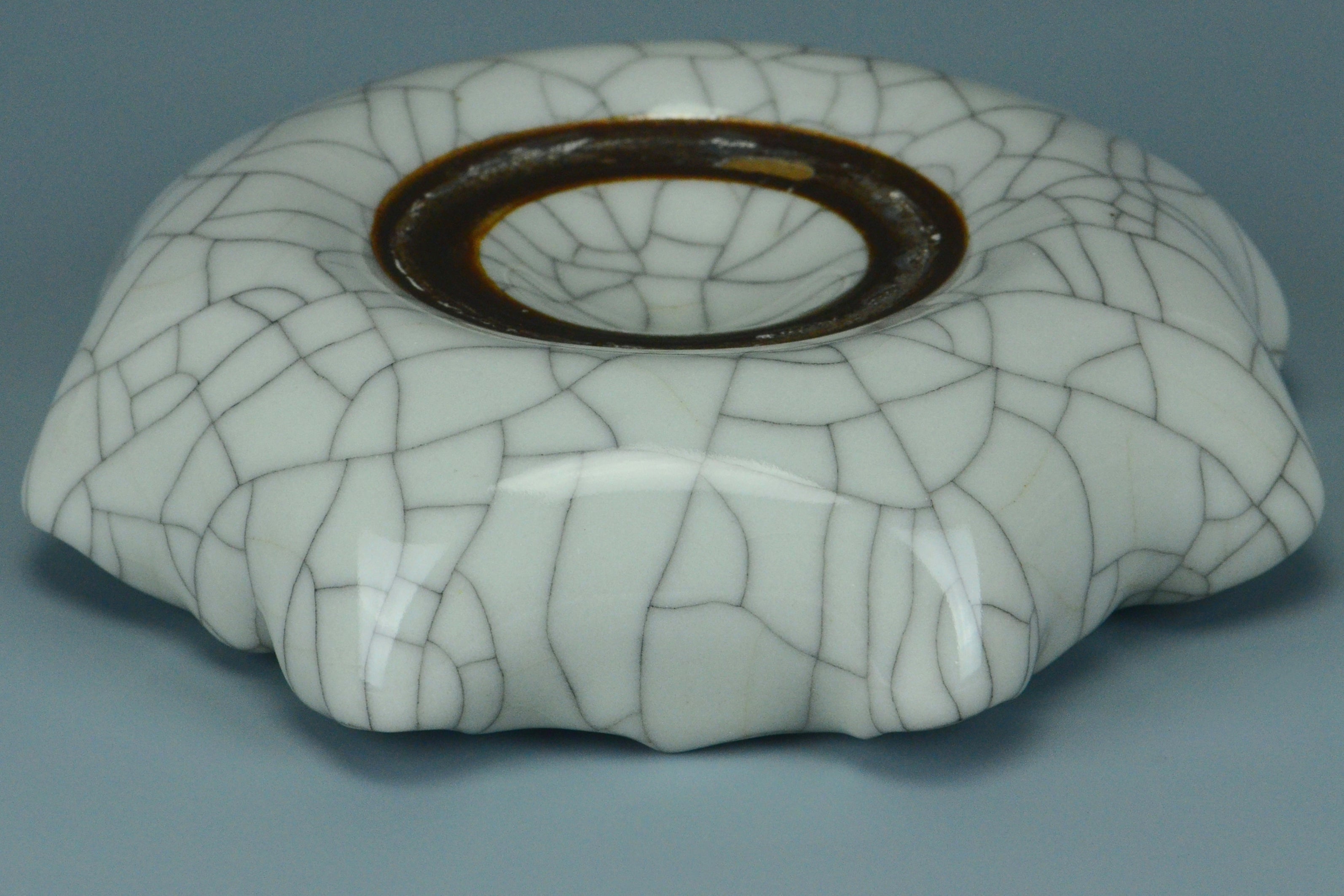 P955: Chinese Ge Type Brush Washer Qing Yongzheng Style