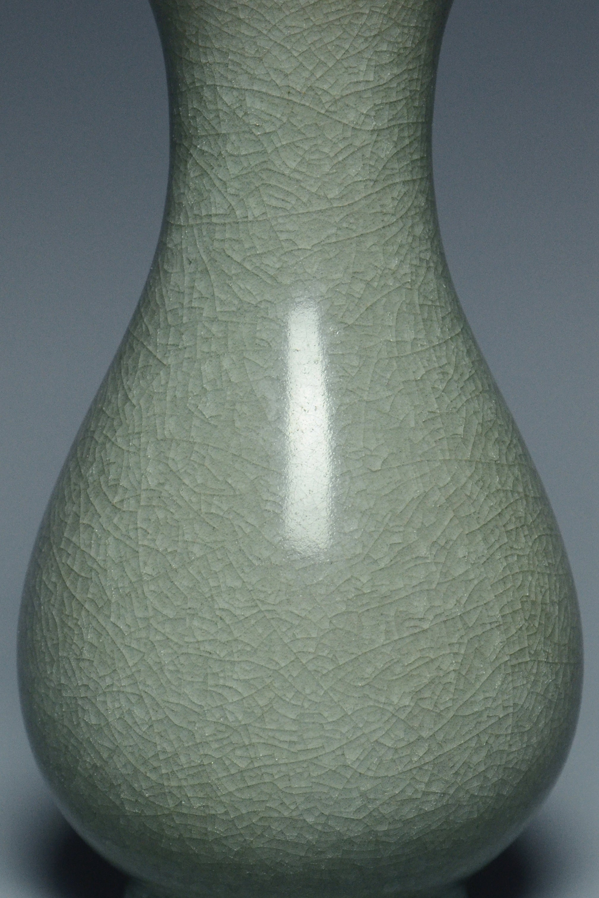 R012: Chinese Longquan Celadon Vase Song Dynasty Style