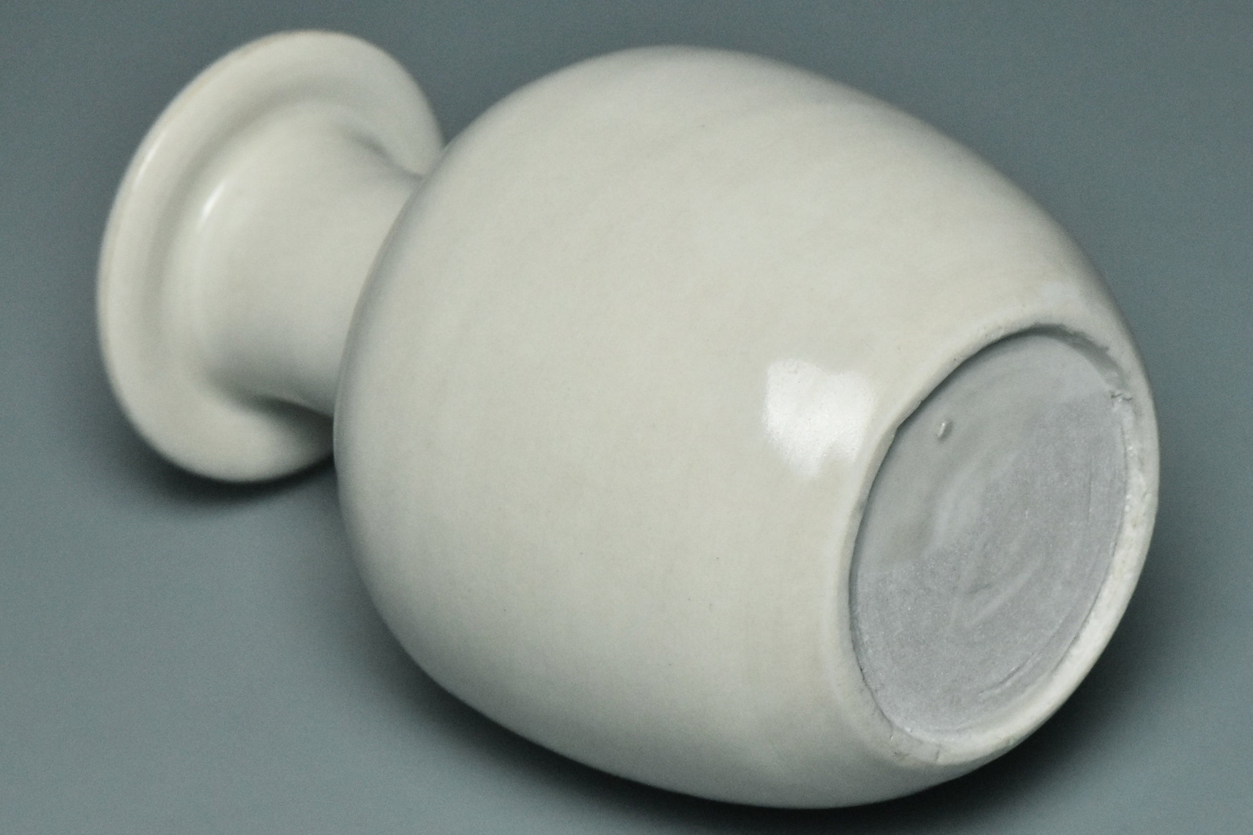 R018: Chinese Dingyao White Glazed Vase Song Dynasty Style