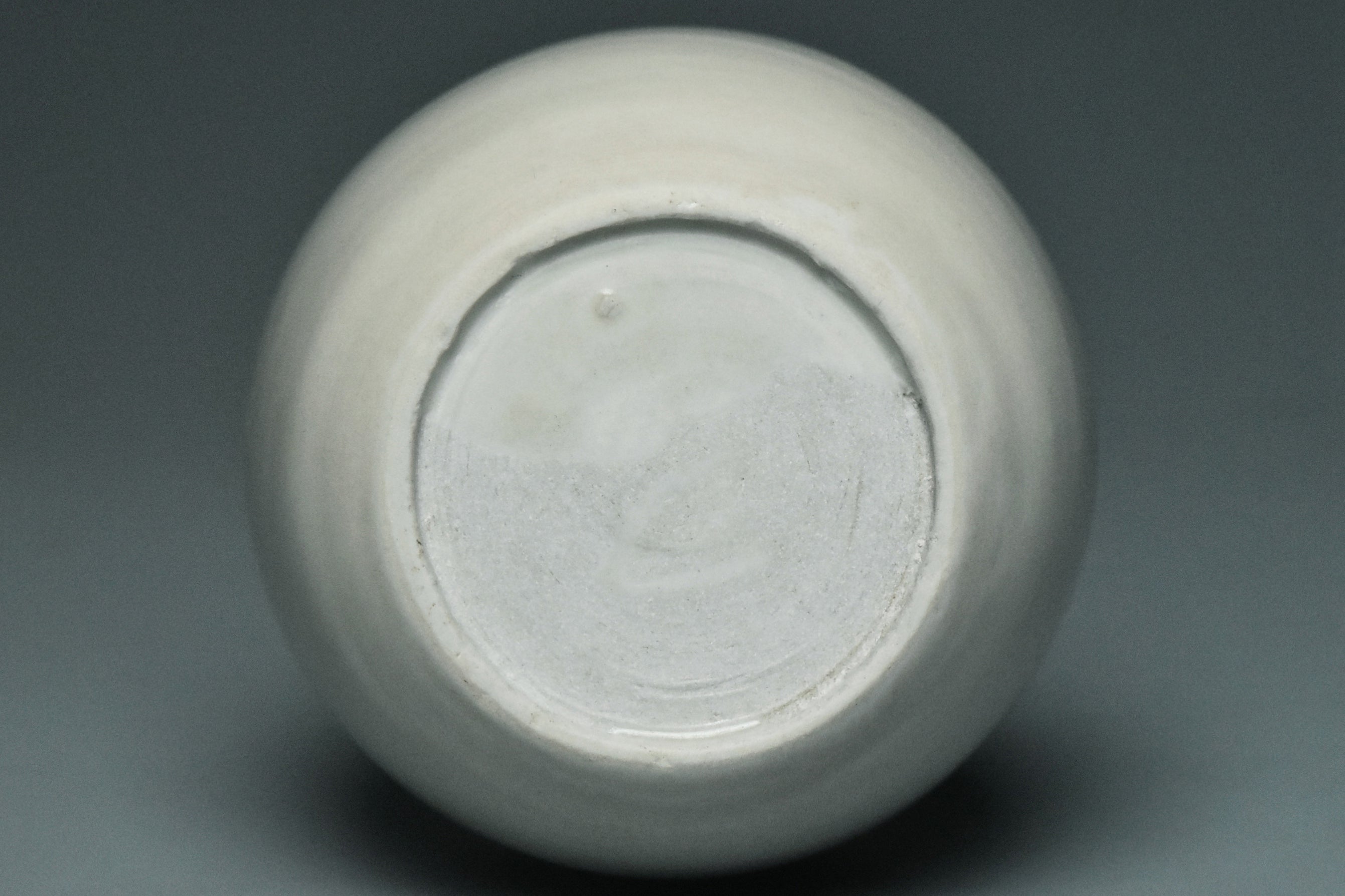 R018: Chinese Dingyao White Glazed Vase Song Dynasty Style