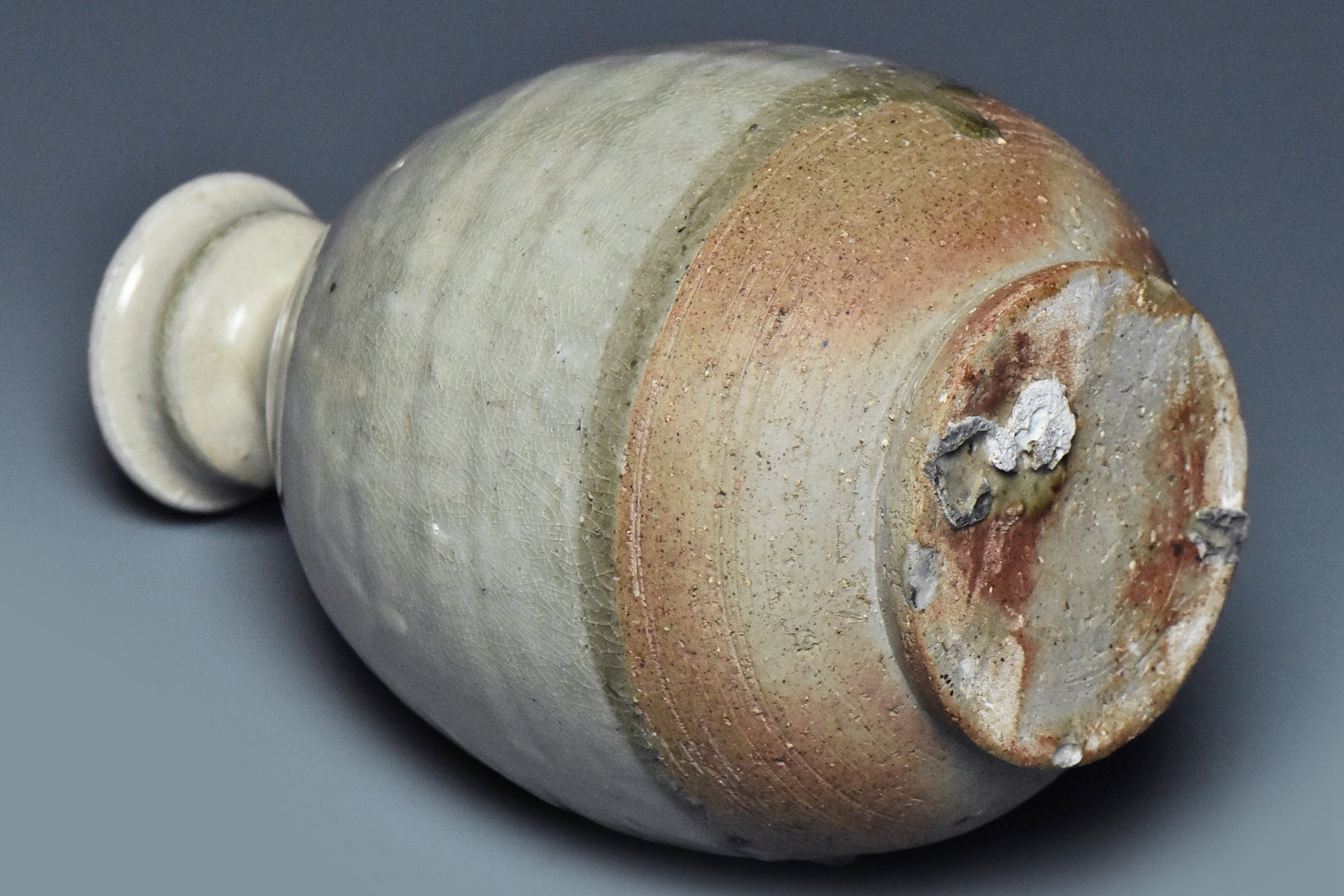 R036: Chinese White Glazed Vase Sui Dynasty Style