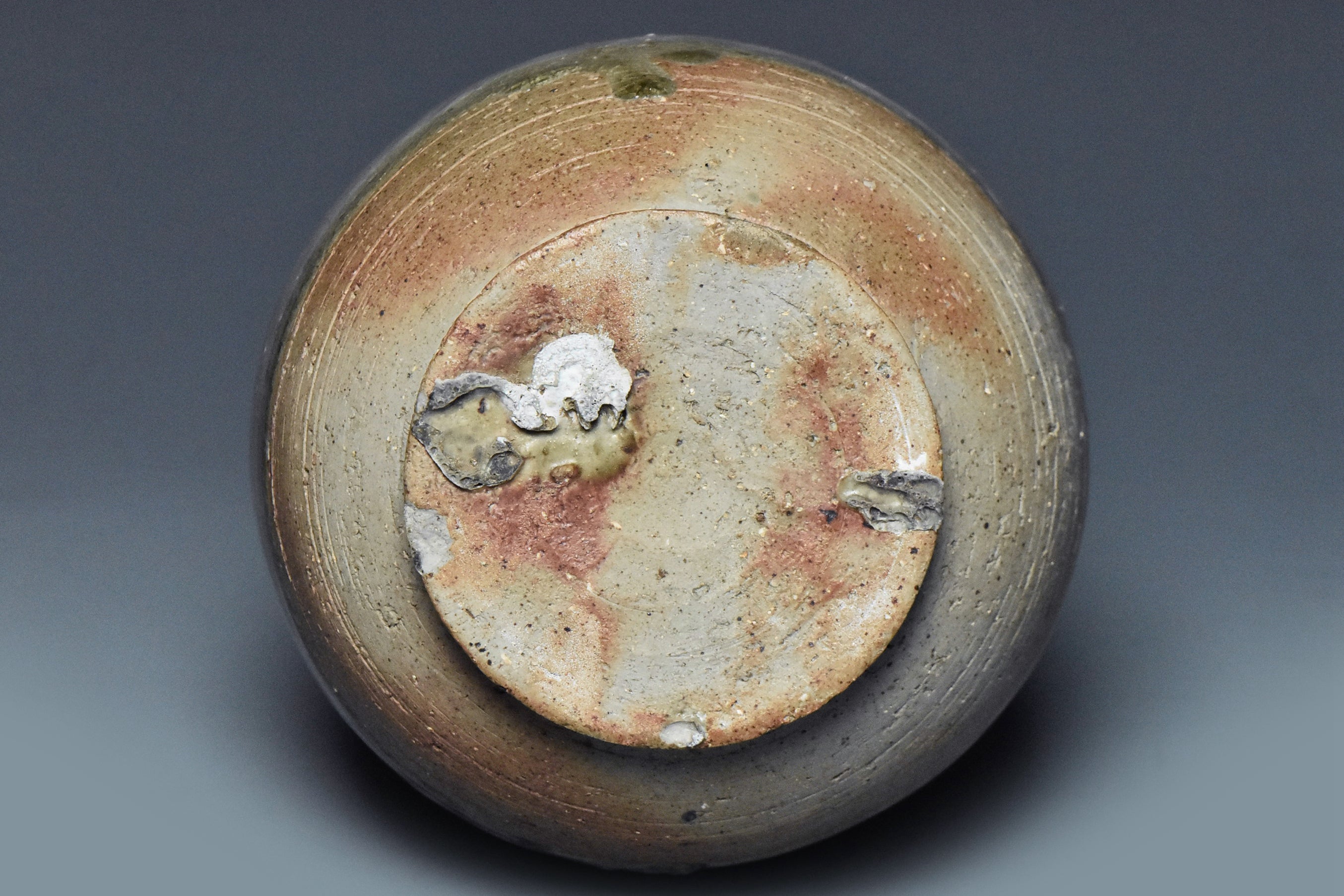 R036: Chinese White Glazed Vase Sui Dynasty Style