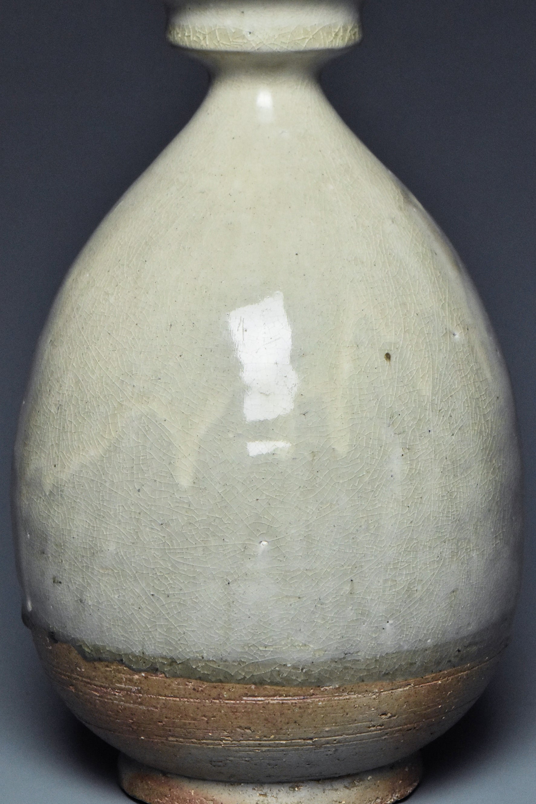R036: Chinese White Glazed Vase Sui Dynasty Style
