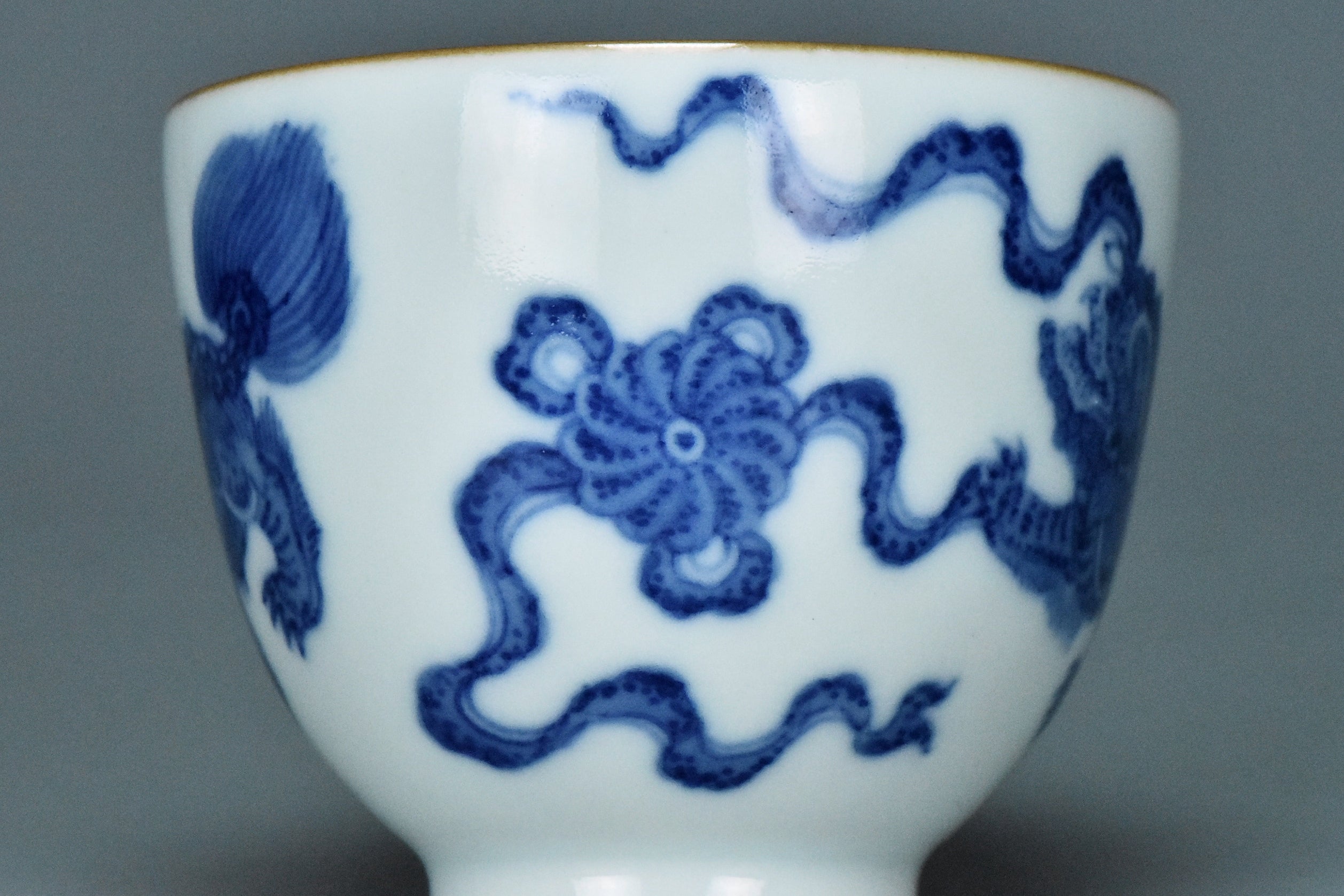 R099: Chinese Blue and White Cup Qianlong Mark Qing Dynasty Style