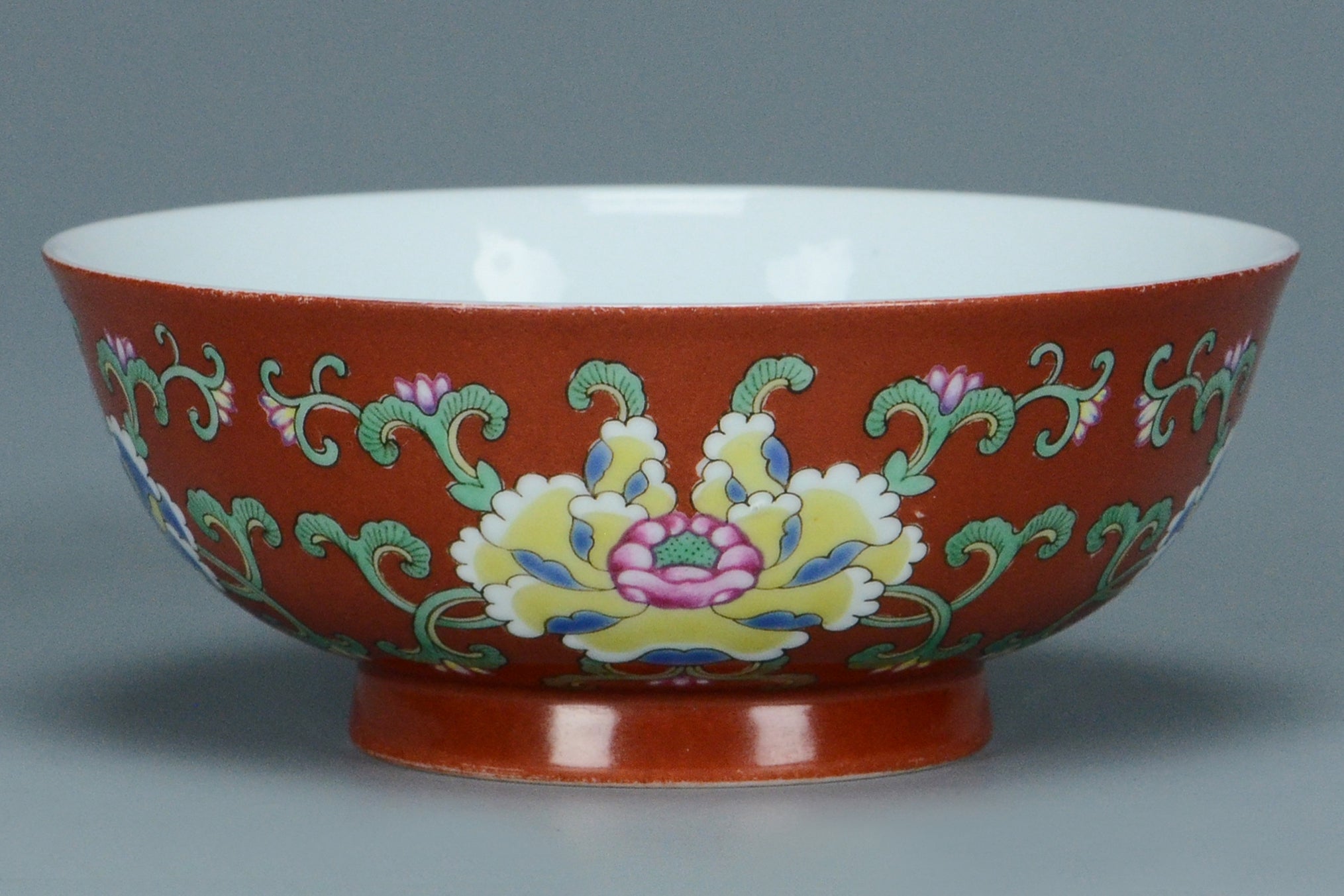 R121: Chinese Coral Ground Famille Verte Bowl Qianlong Mark Qing Dynasty Style