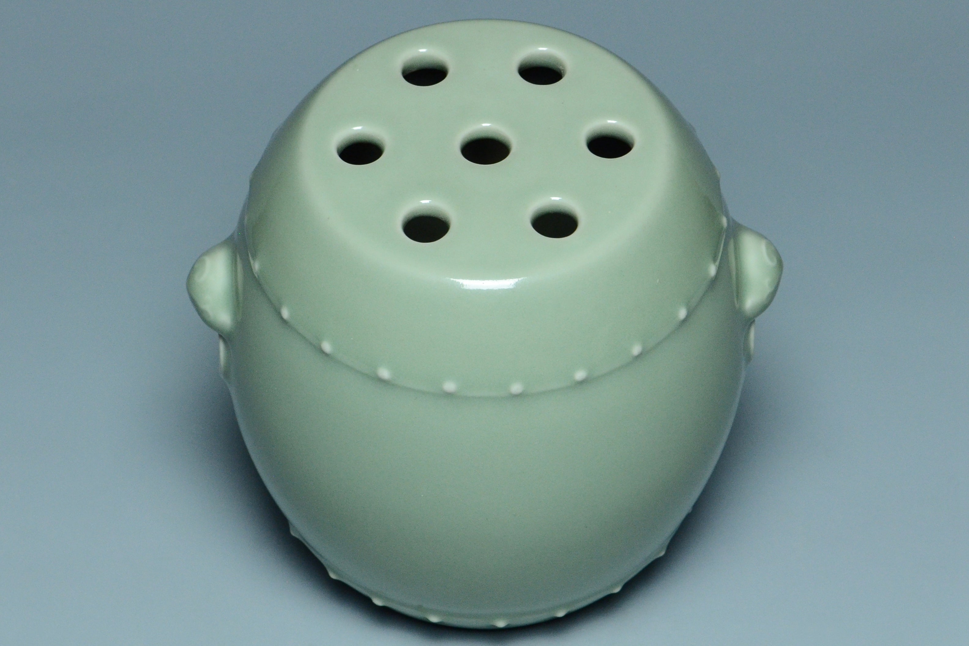 R276: Chinese Celadon Glazed Drum Shaped Vase Qianlong Mark Qing Dynasty Style