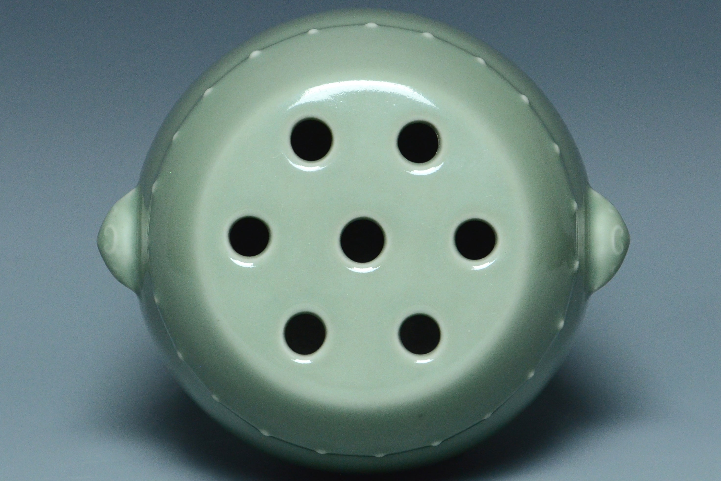 R276: Chinese Celadon Glazed Drum Shaped Vase Qianlong Mark Qing Dynasty Style