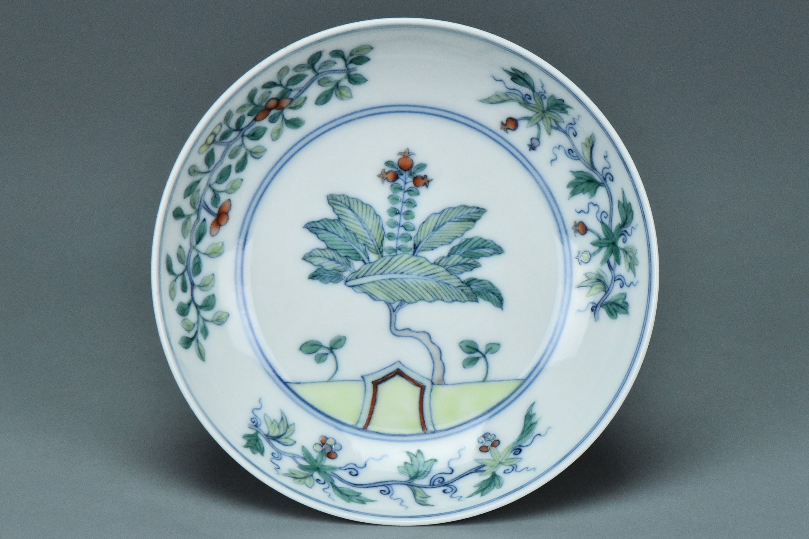 R290: Chinese Doucai Dish Qianlong Mark Qing Dynasty Style