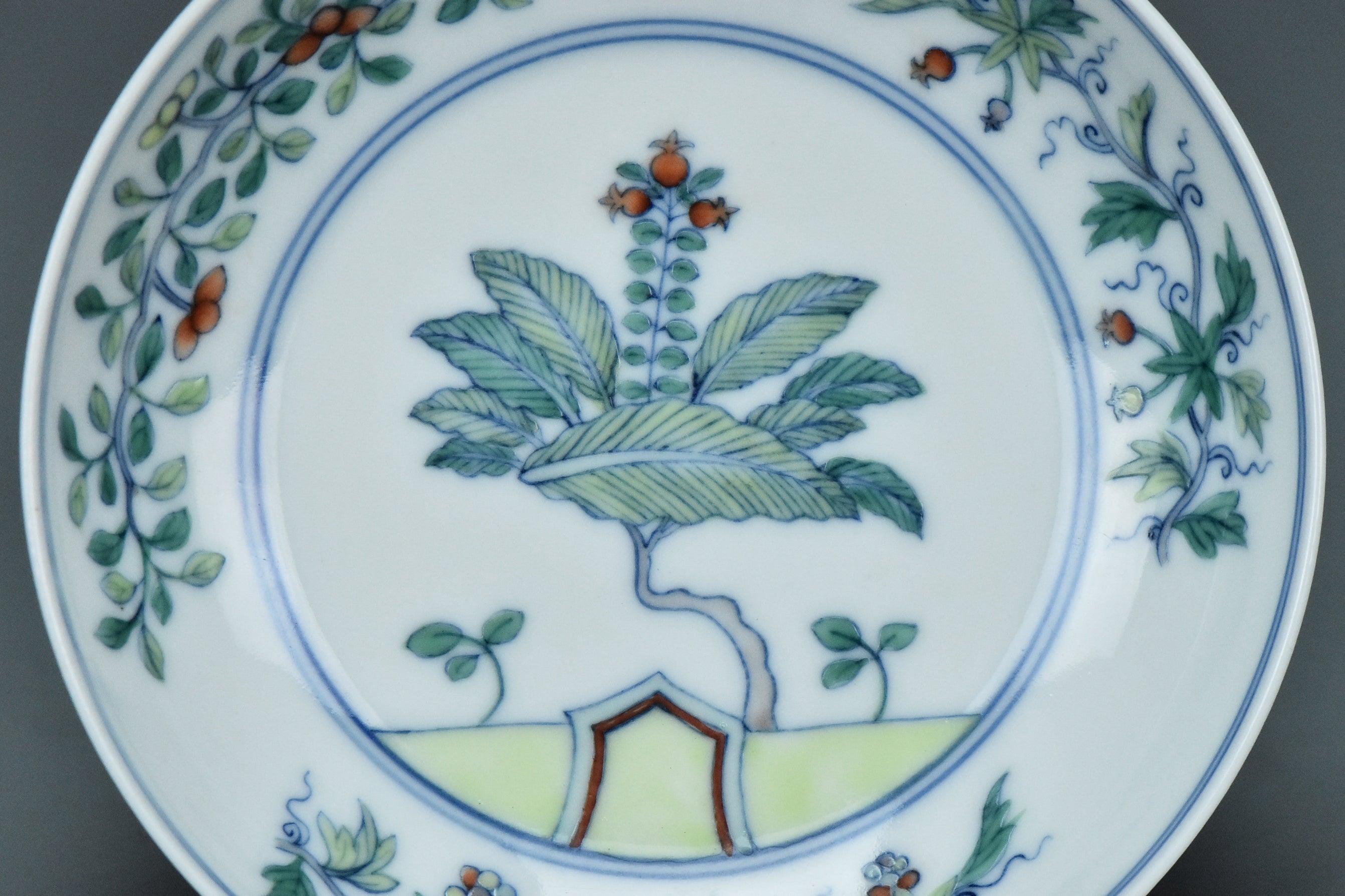 R290: Chinese Doucai Dish Qianlong Mark Qing Dynasty Style