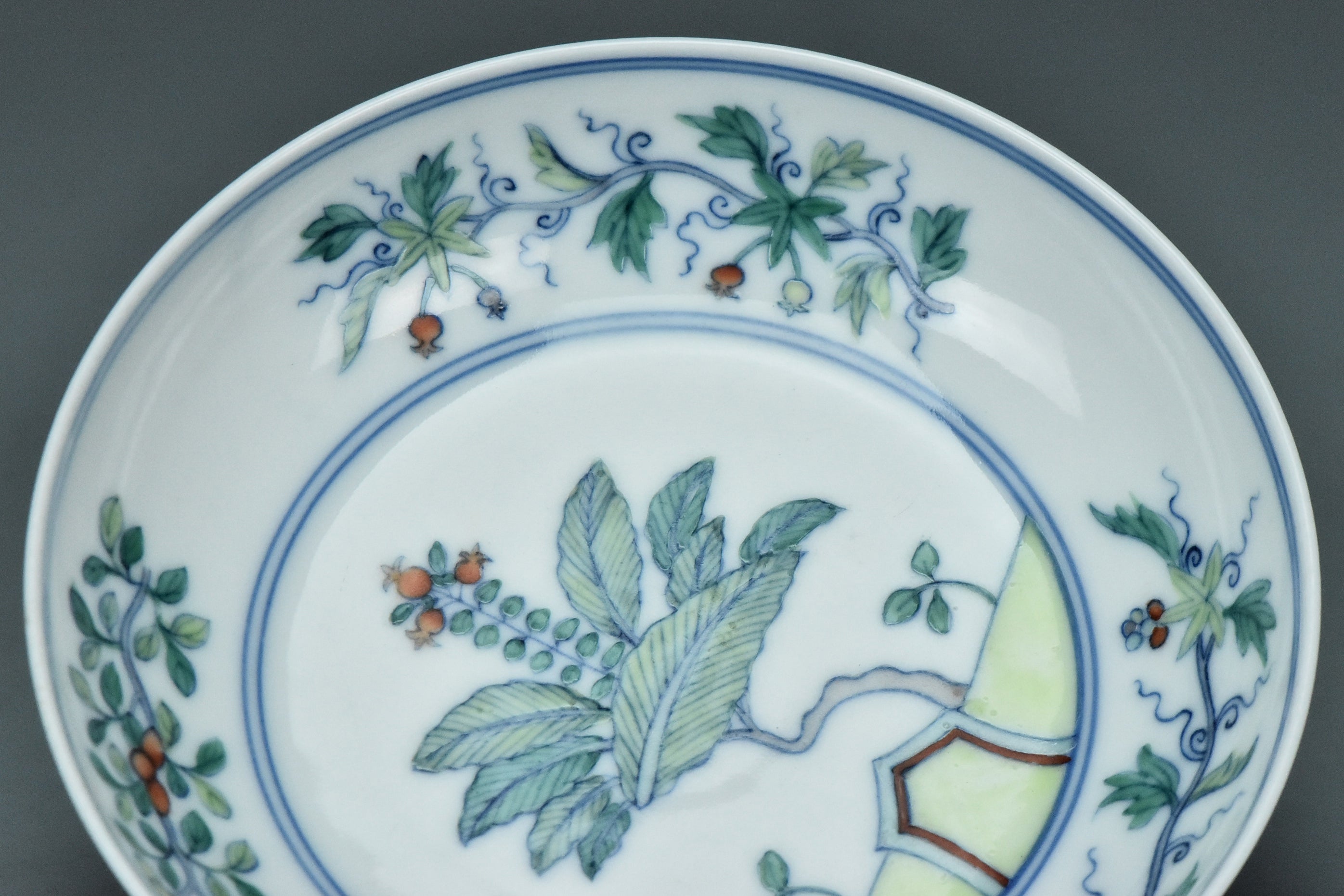 R290: Chinese Doucai Dish Qianlong Mark Qing Dynasty Style