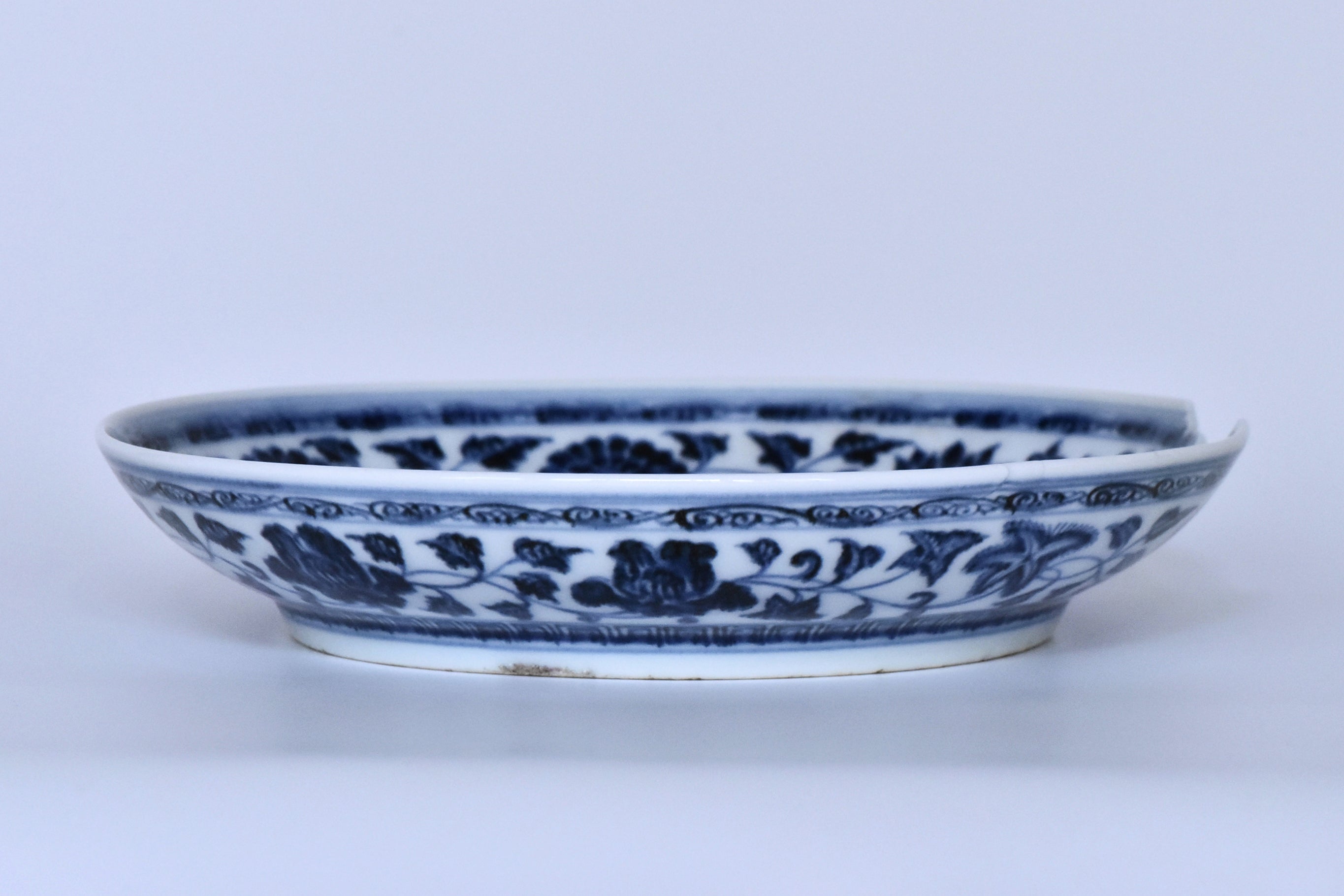 R330: Chinese Blue and White Dish Ming Dynasty Yongle Style