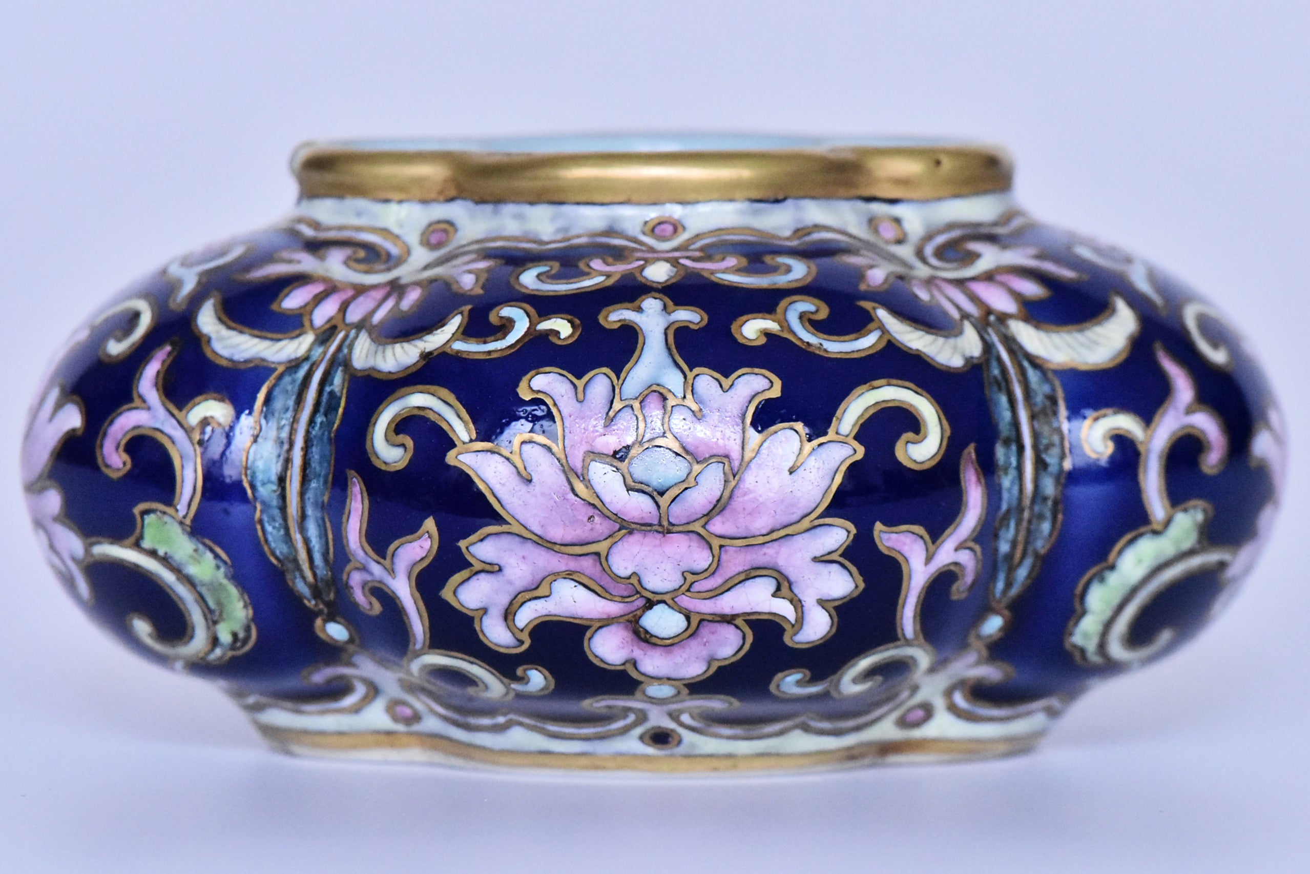 R347: Chinese Famille Rose Blue Ground Waterpot Qing Qianlong Style