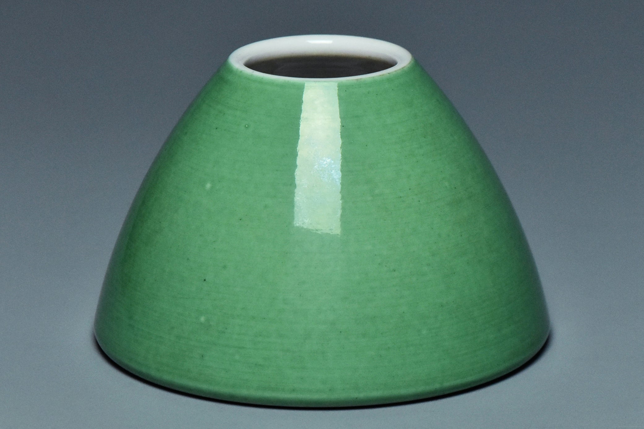 R351: Chinese Green Glazed Waterpot Qianlong Mark Qing Dynasty Style