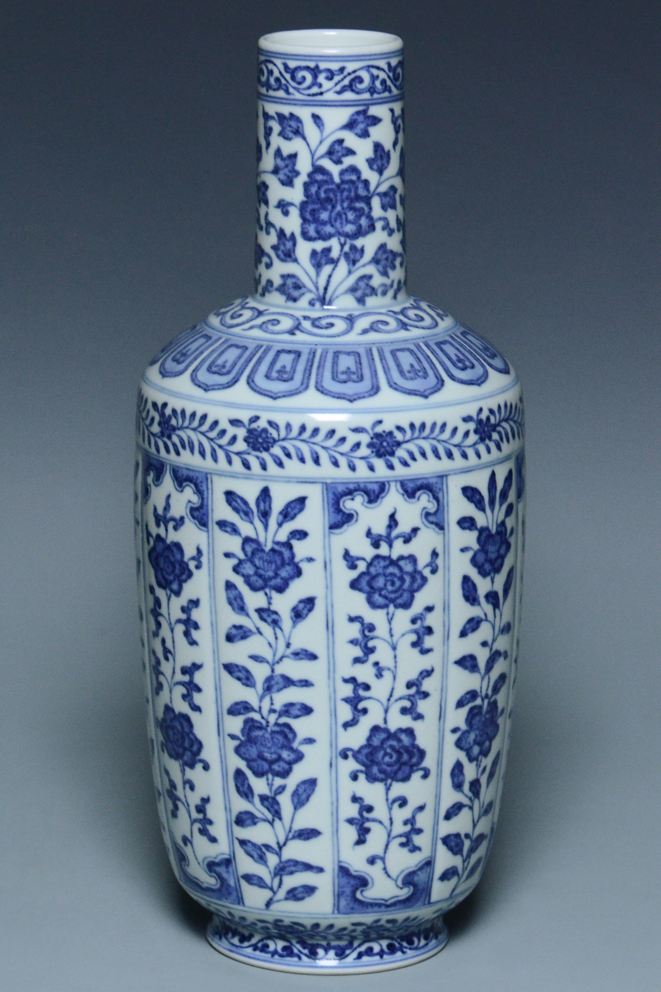 R364: Chinese Blue and White Vase Jiaqing Mark Qing Dynasty Style