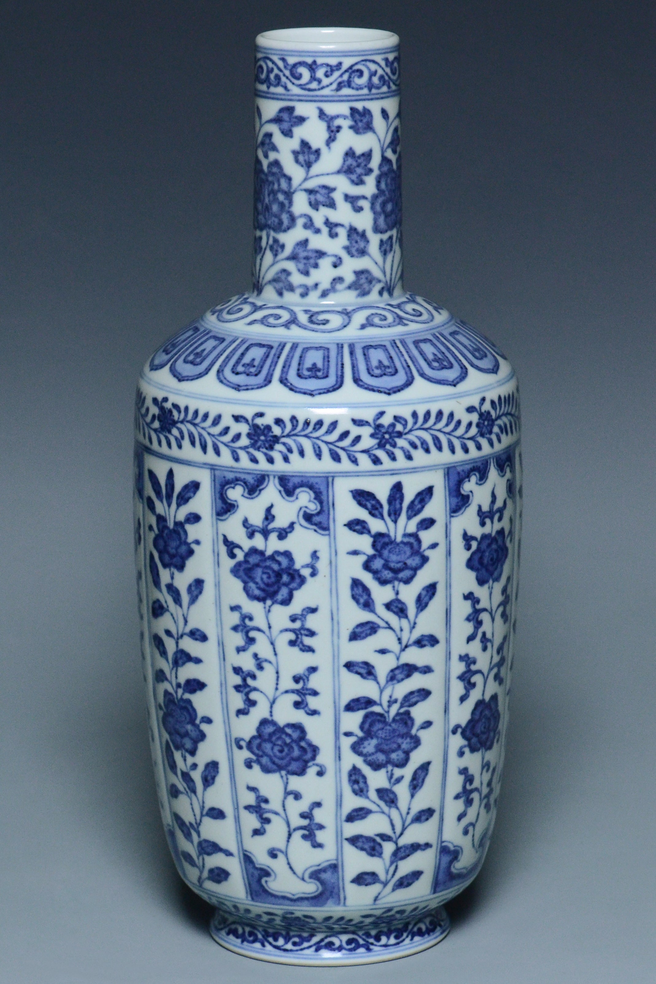 R364: Chinese Blue and White Vase Jiaqing Mark Qing Dynasty Style