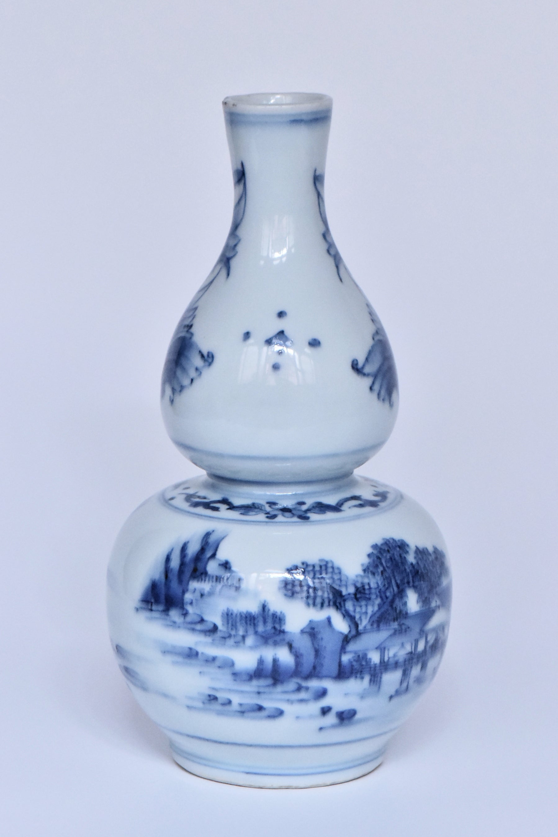 R405: Chinese Blue and White Vase Ming Chongzhen Style
