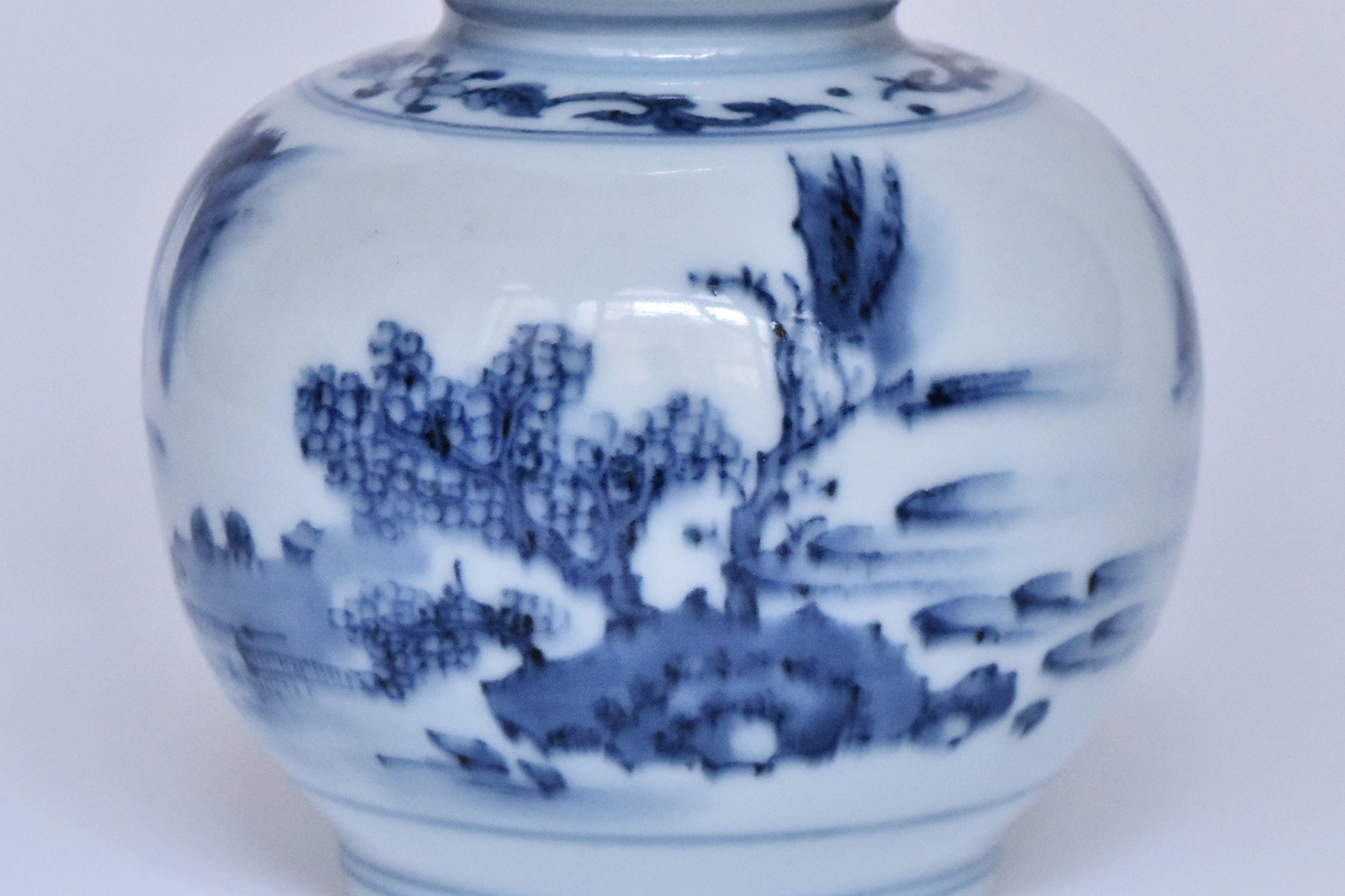 R405: Chinese Blue and White Vase Ming Chongzhen Style
