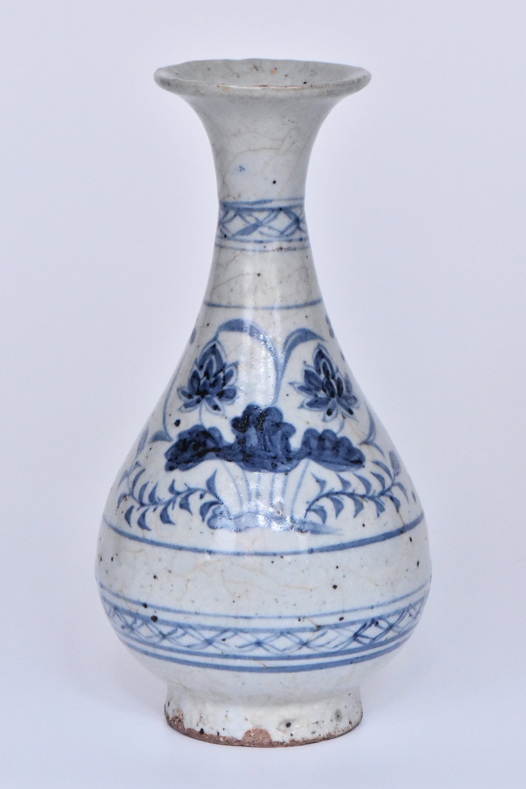R492: Chinese Blue and White Vase Yuan Dynasty Style