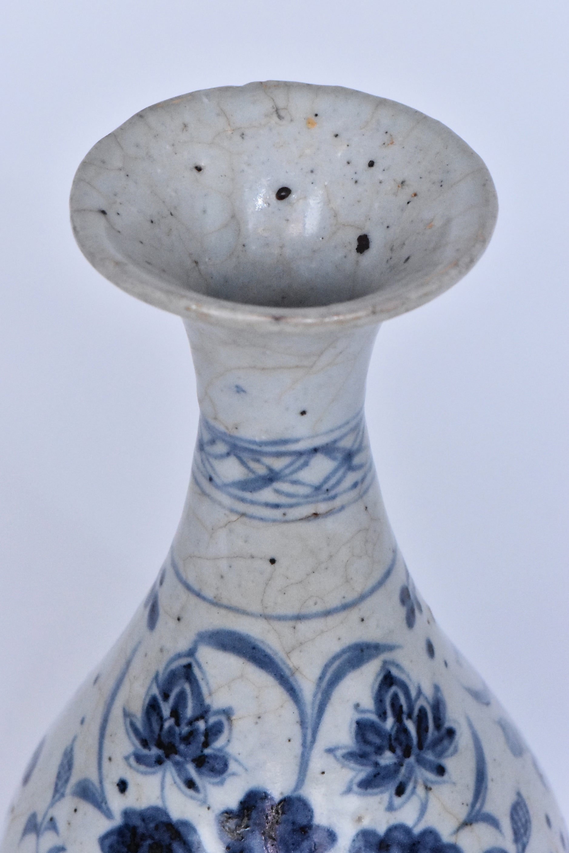 R492: Chinese Blue and White Vase Yuan Dynasty Style