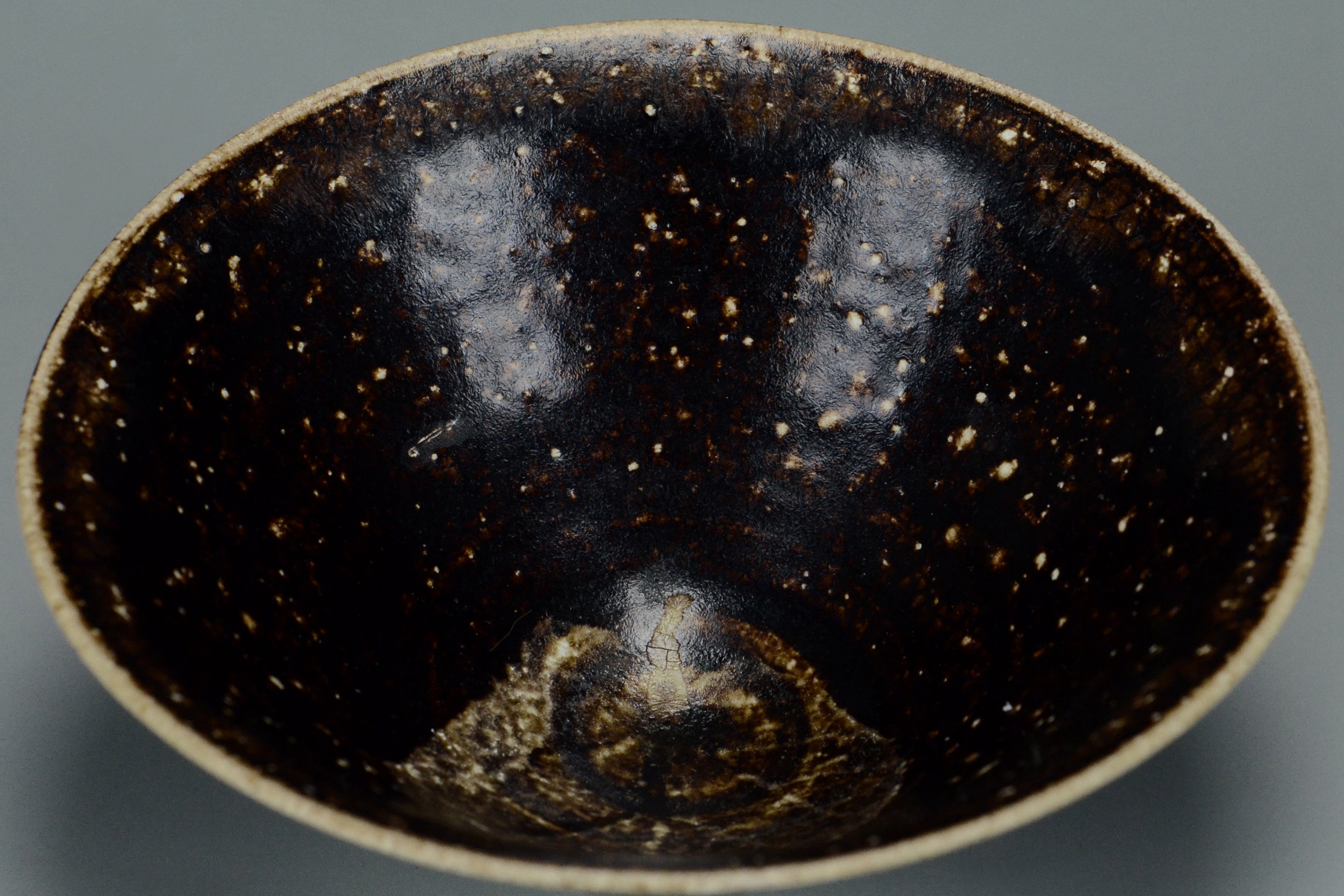 P861: A CHINESE SONG DYNASTY STYLE JIZHOU LEAF BOWL