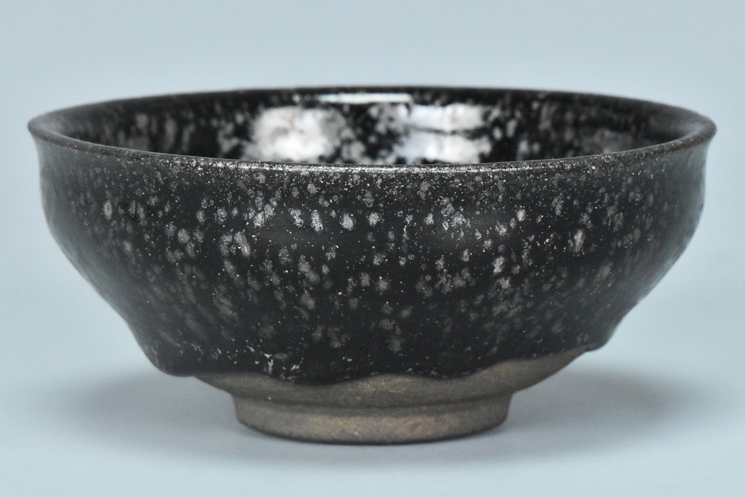 R109: A CHINESE JIN DYNASTY STYLE BLACK GLAZED OIL SPOT BOWL