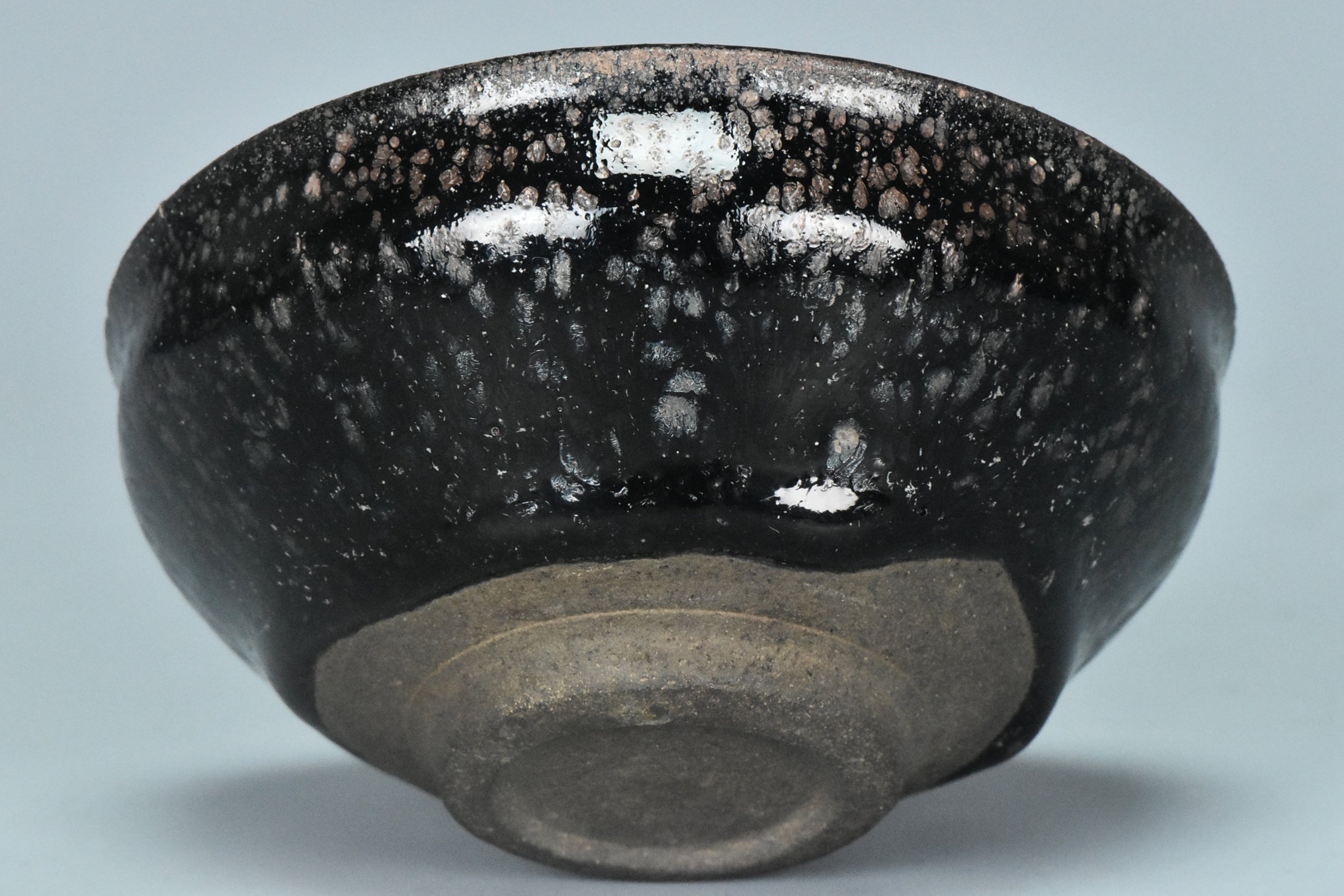 R109: A CHINESE JIN DYNASTY STYLE BLACK GLAZED OIL SPOT BOWL