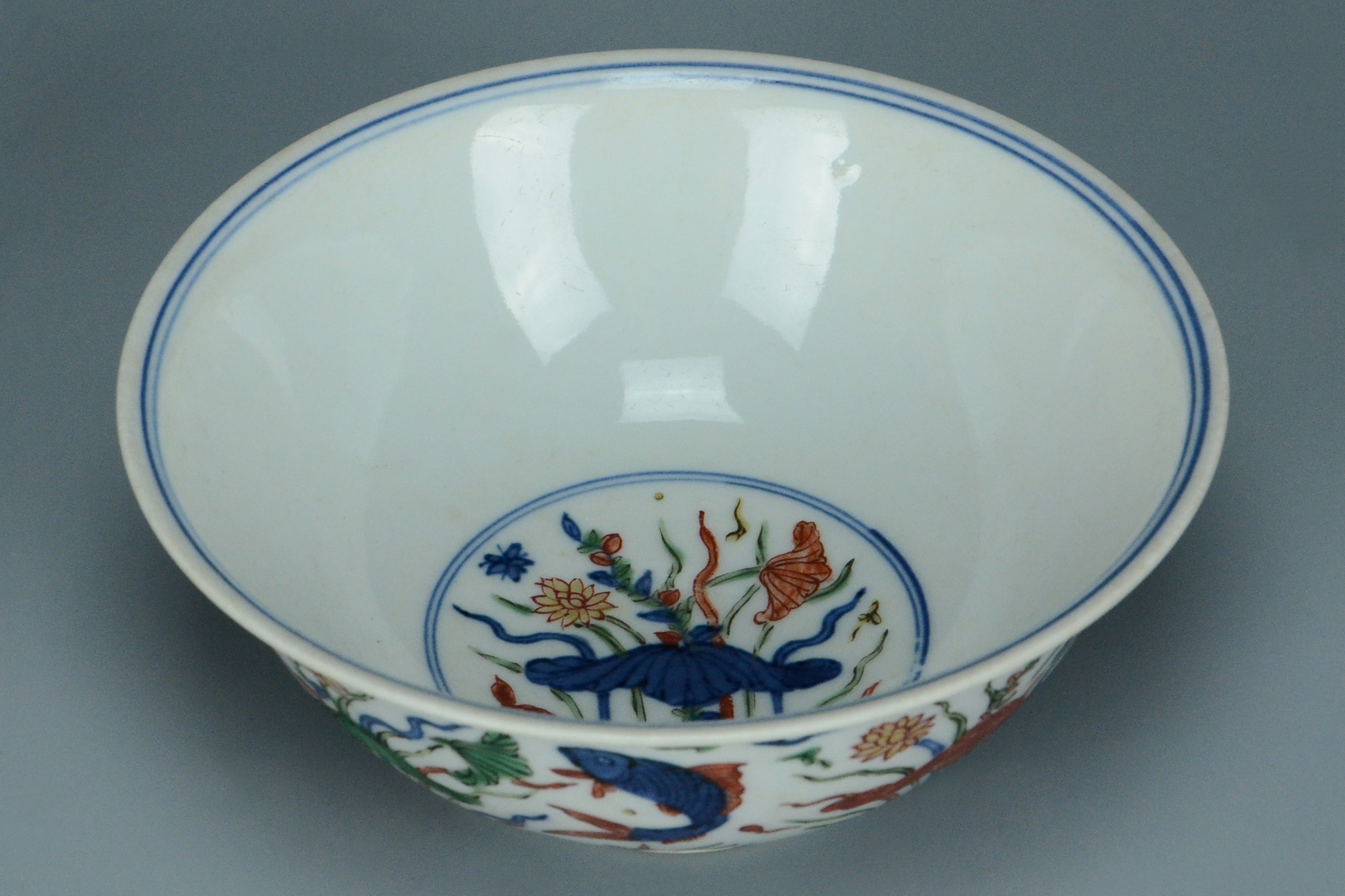 R123: A CHINESE MING DYNASTY STYLE WUCAI BOWL WANLI MARK