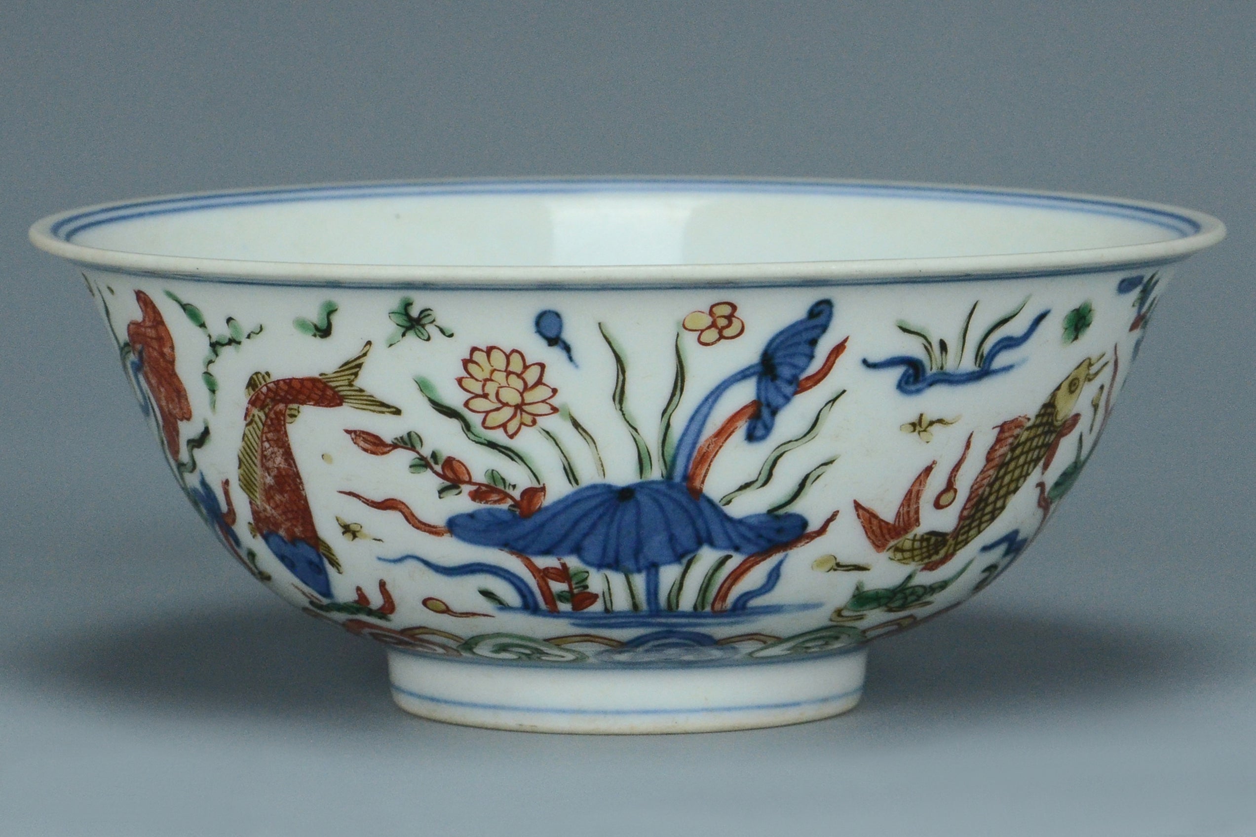 R123: A CHINESE MING DYNASTY STYLE WUCAI BOWL WANLI MARK