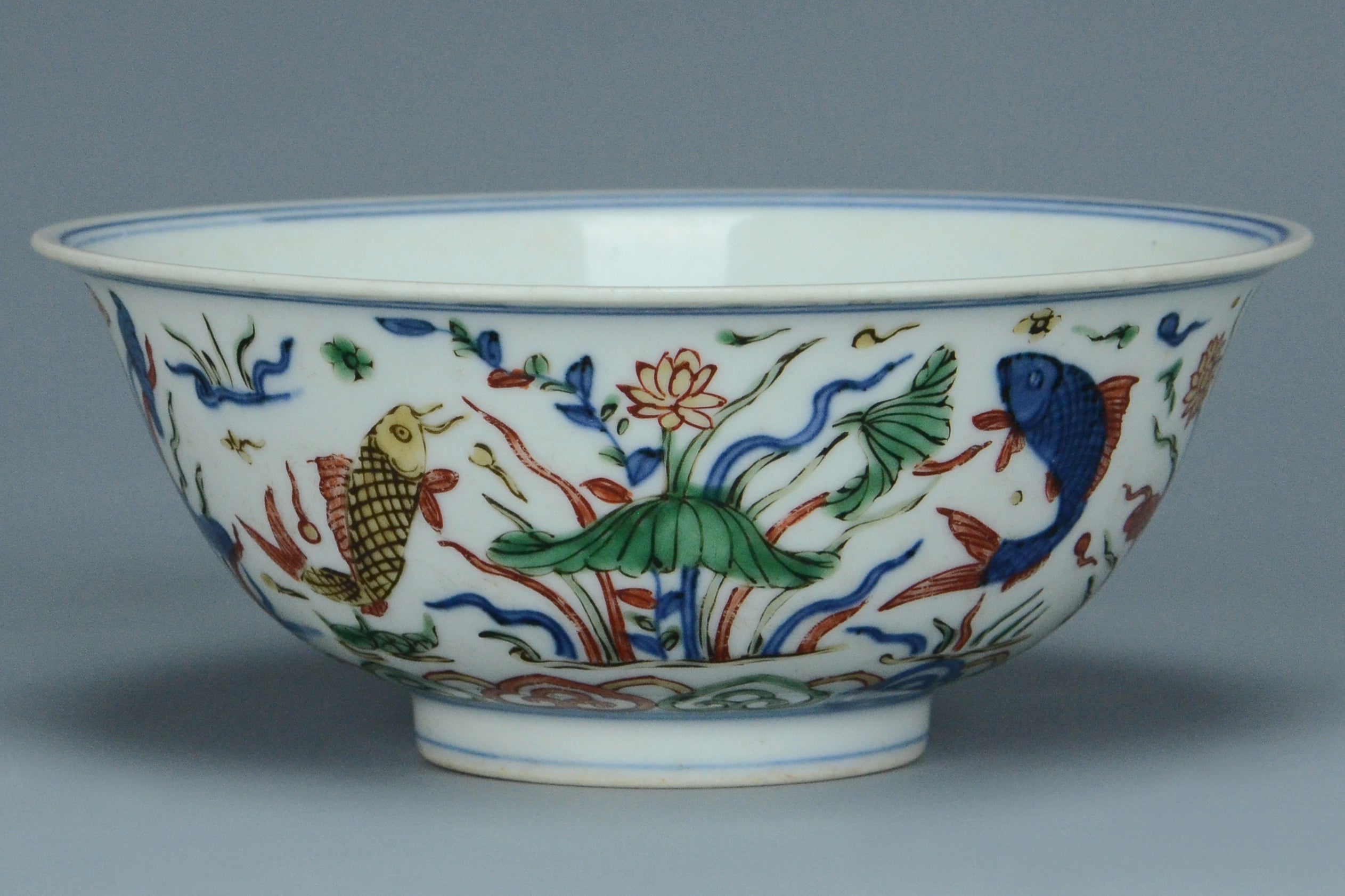 R123: A CHINESE MING DYNASTY STYLE WUCAI BOWL WANLI MARK