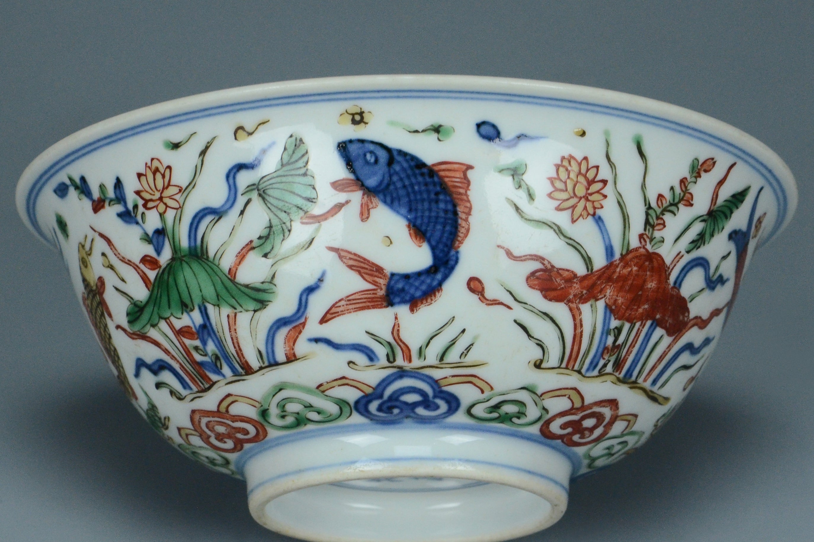 R123: A CHINESE MING DYNASTY STYLE WUCAI BOWL WANLI MARK