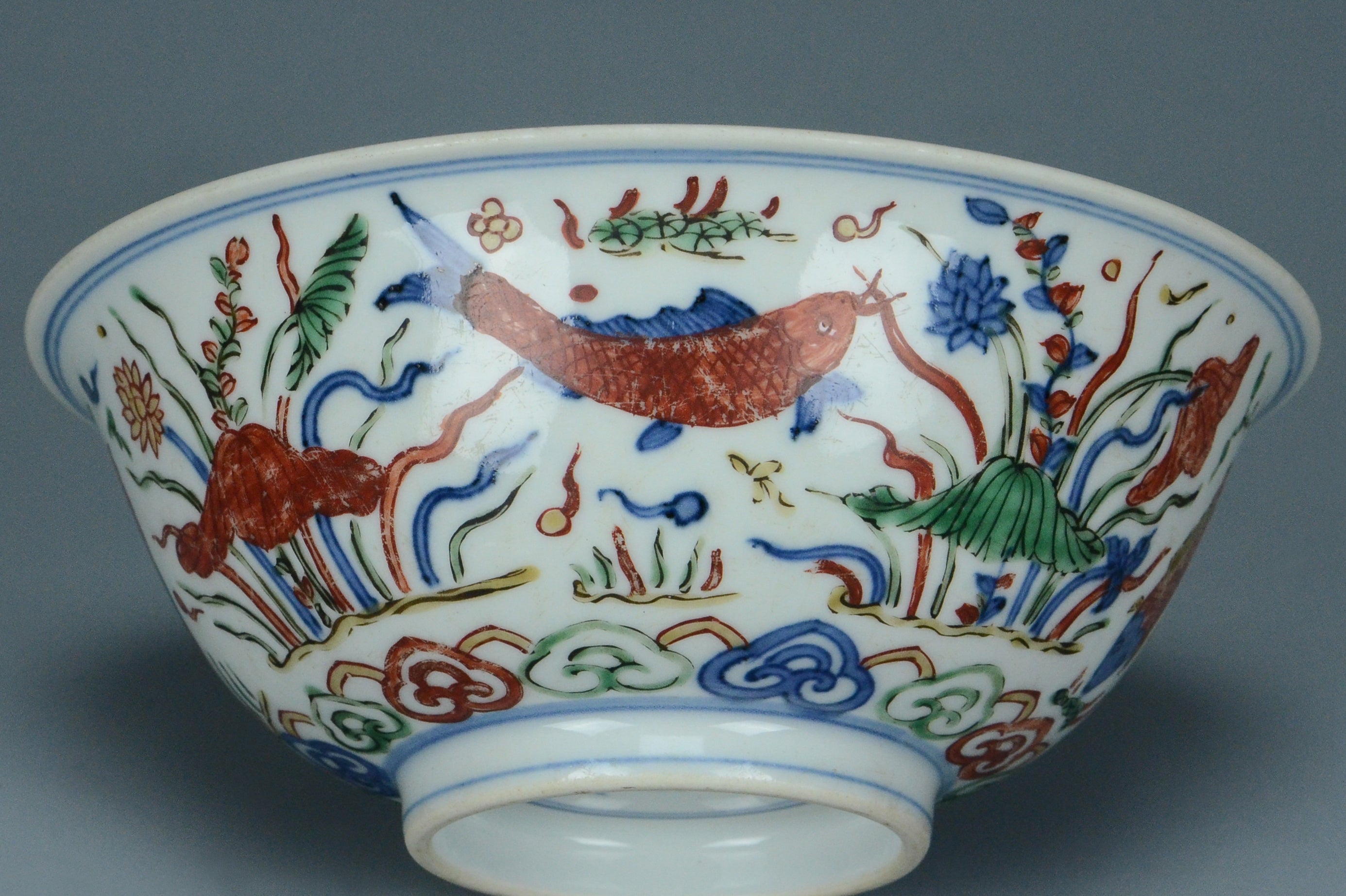 R123: A CHINESE MING DYNASTY STYLE WUCAI BOWL WANLI MARK