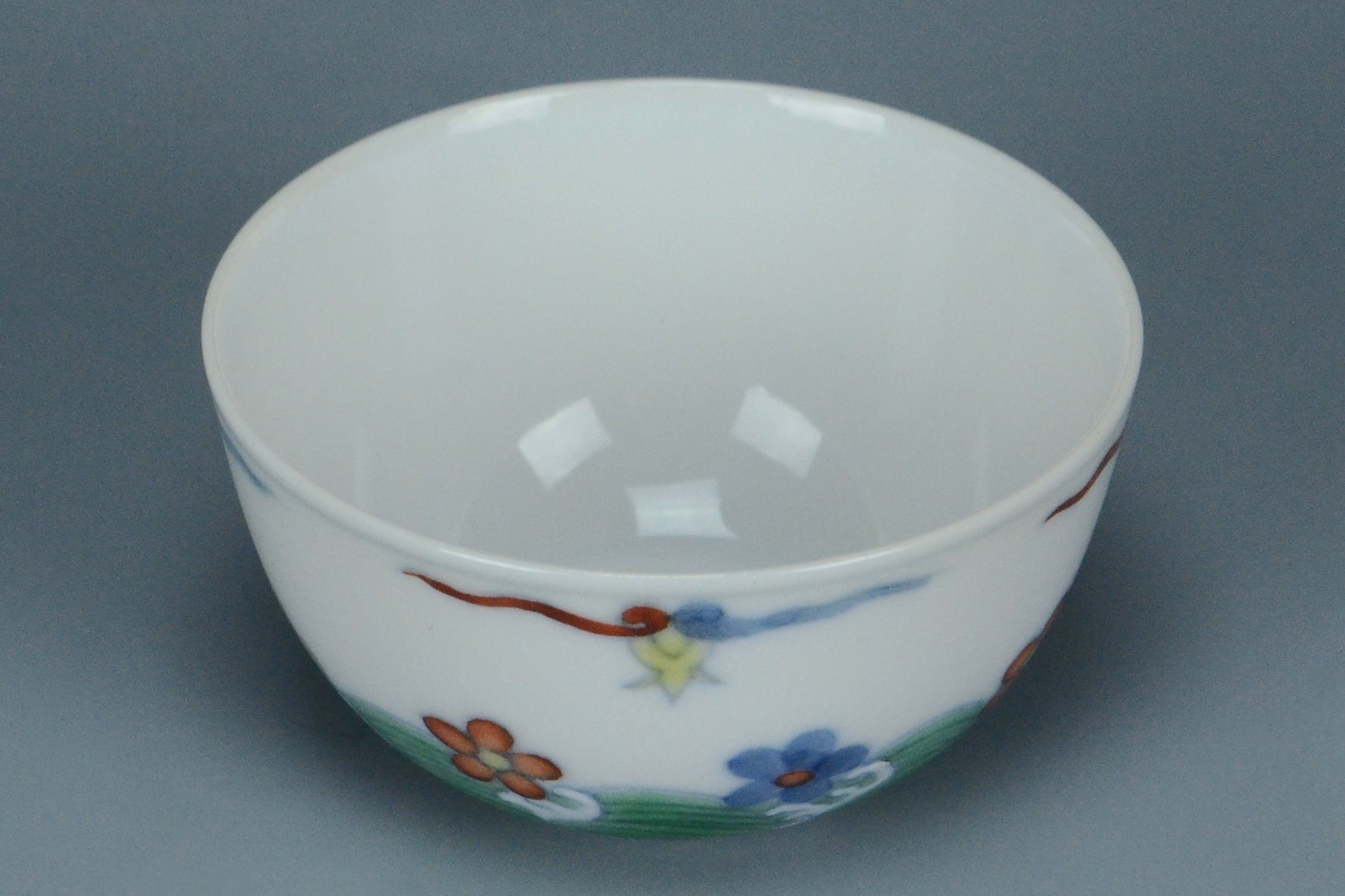 R178: A CHINESE MING DYNASTY STYLE DOUCAI CUP CHENGHUA MARK