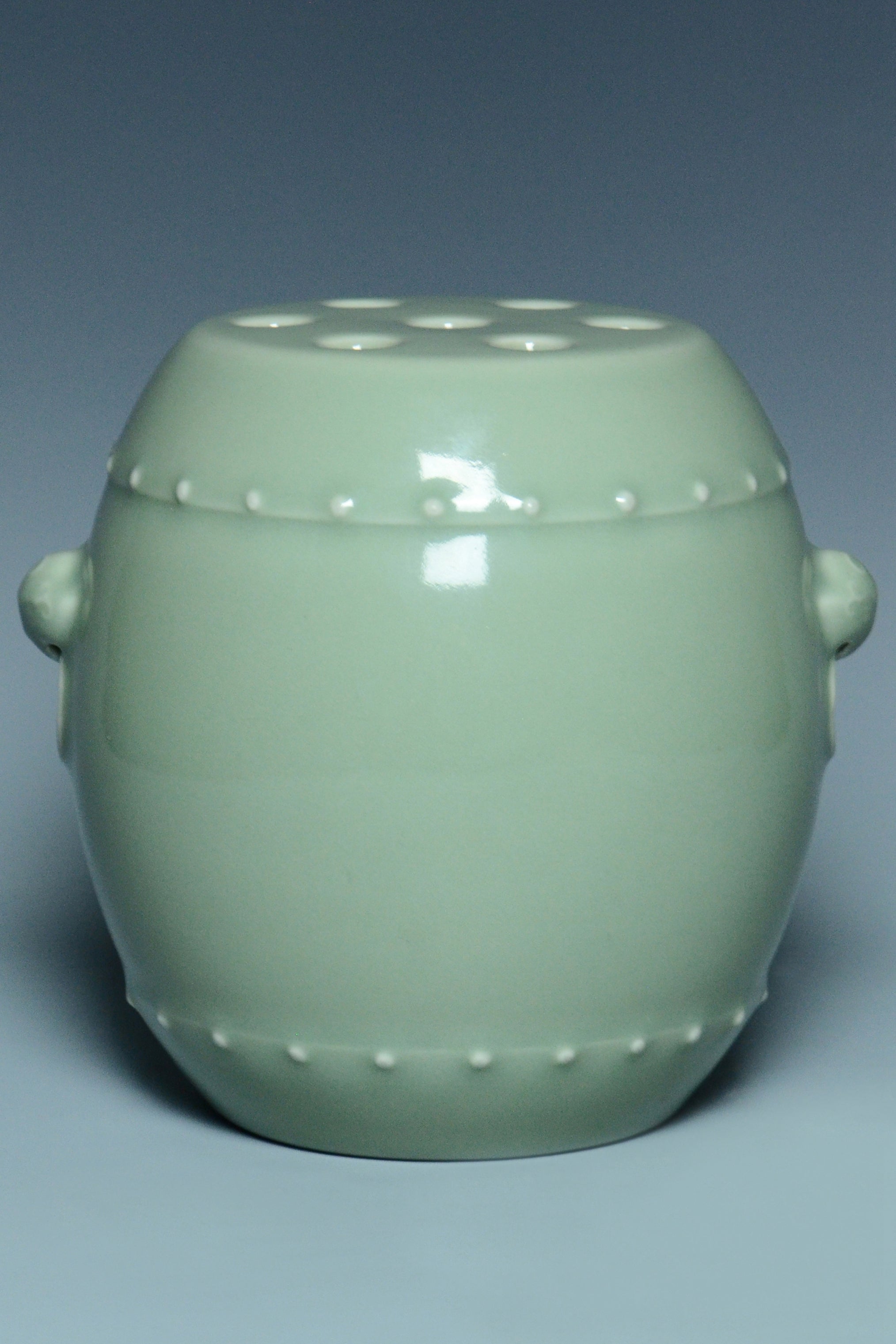 R276: A CHINESE QING DYNASTY STYLE CELADON GLAZED DRUM SHAPED VASE QIANLONG MARK