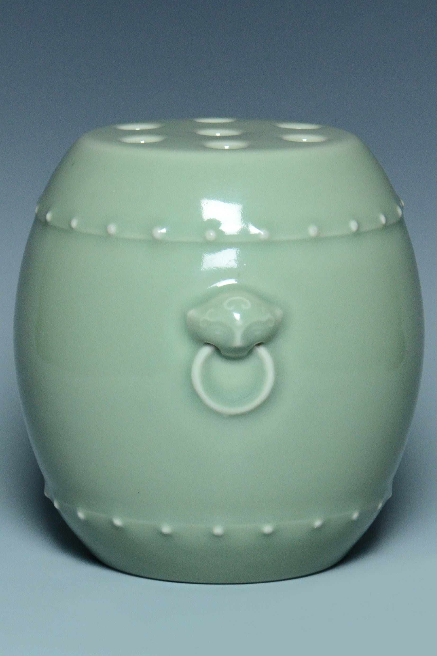 R276: A CHINESE QING DYNASTY STYLE CELADON GLAZED DRUM SHAPED VASE QIANLONG MARK